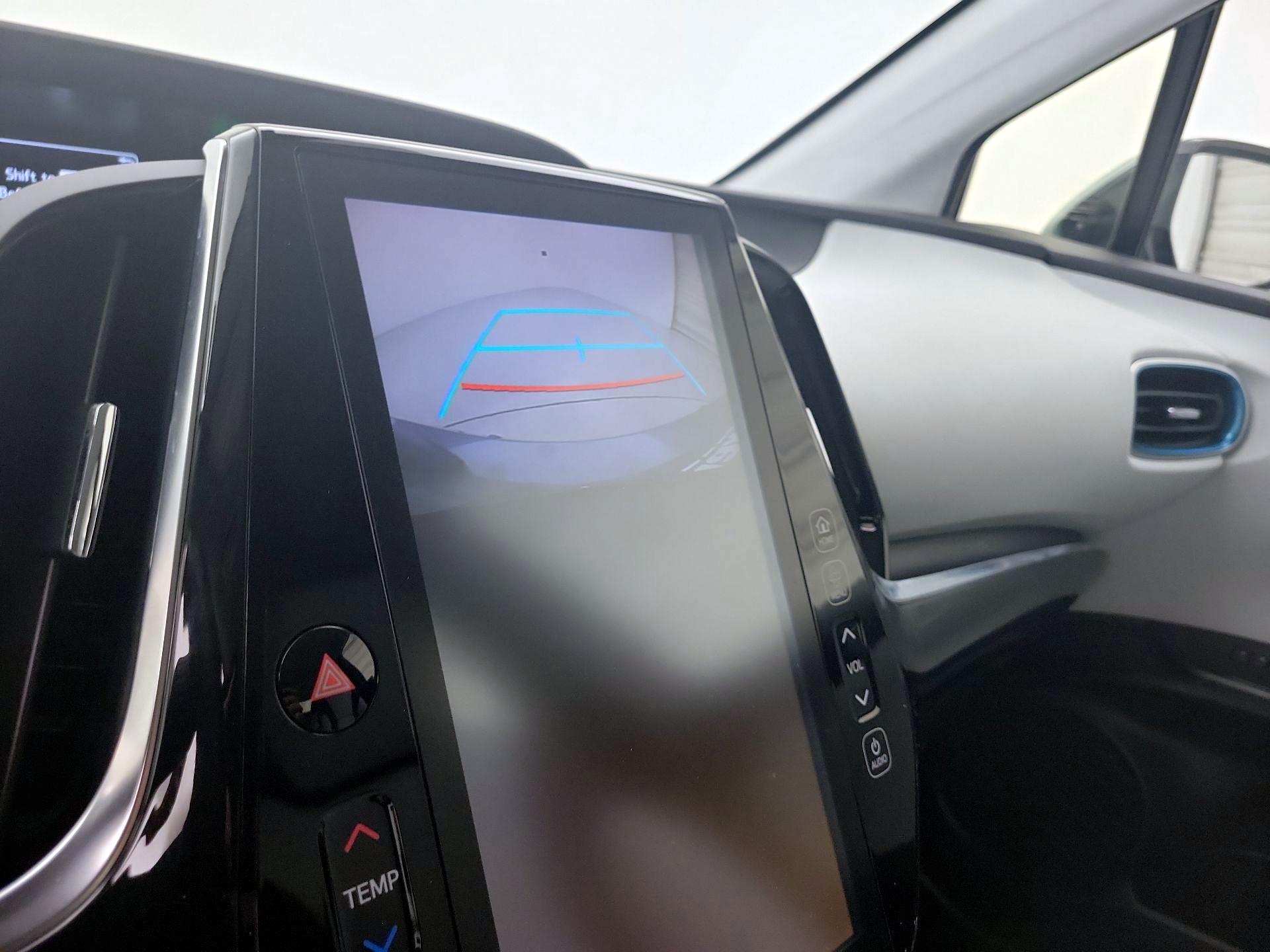 Thumbnail: 2018 Toyota Prius - 15
