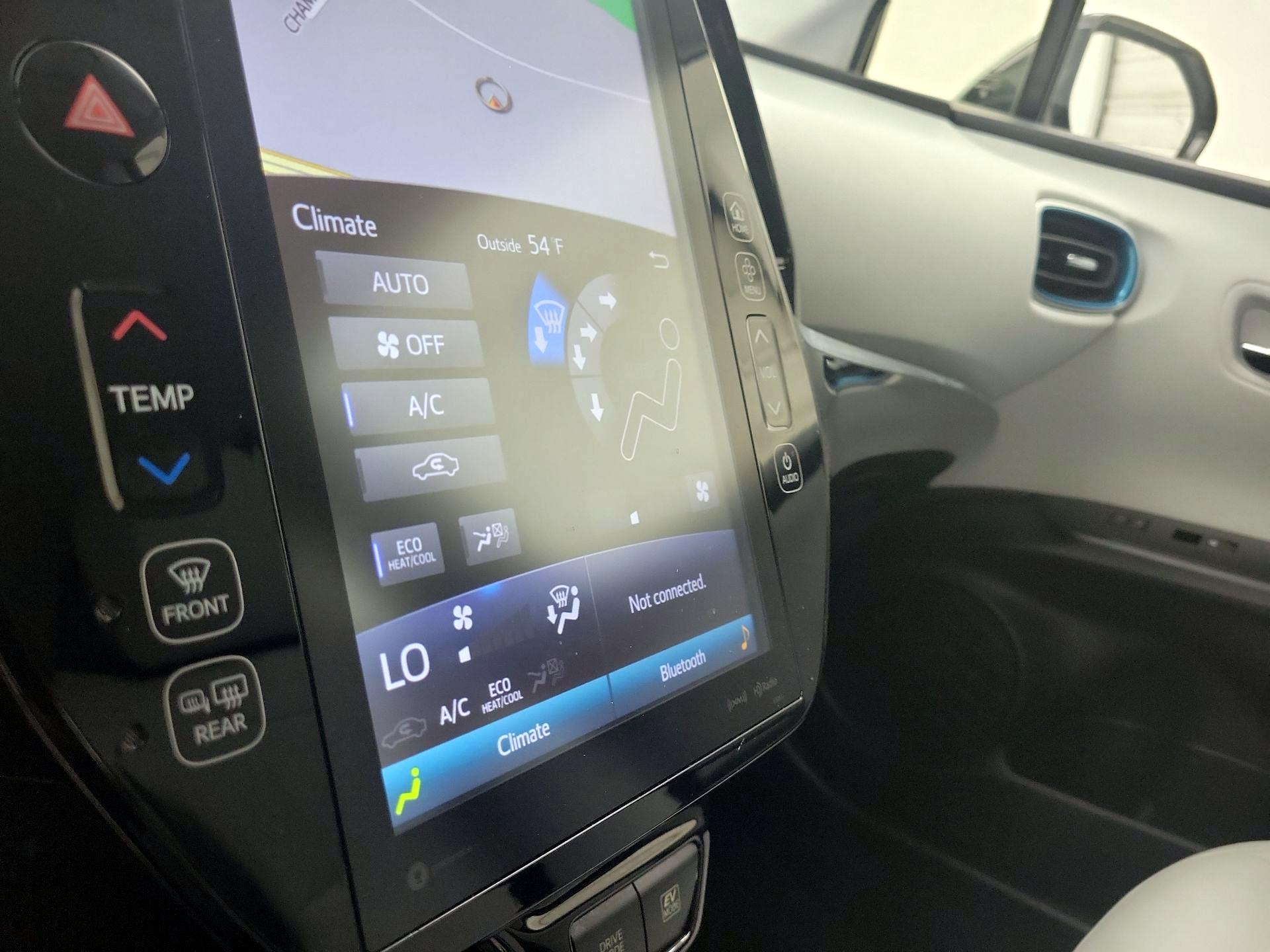 Thumbnail: 2018 Toyota Prius - 17