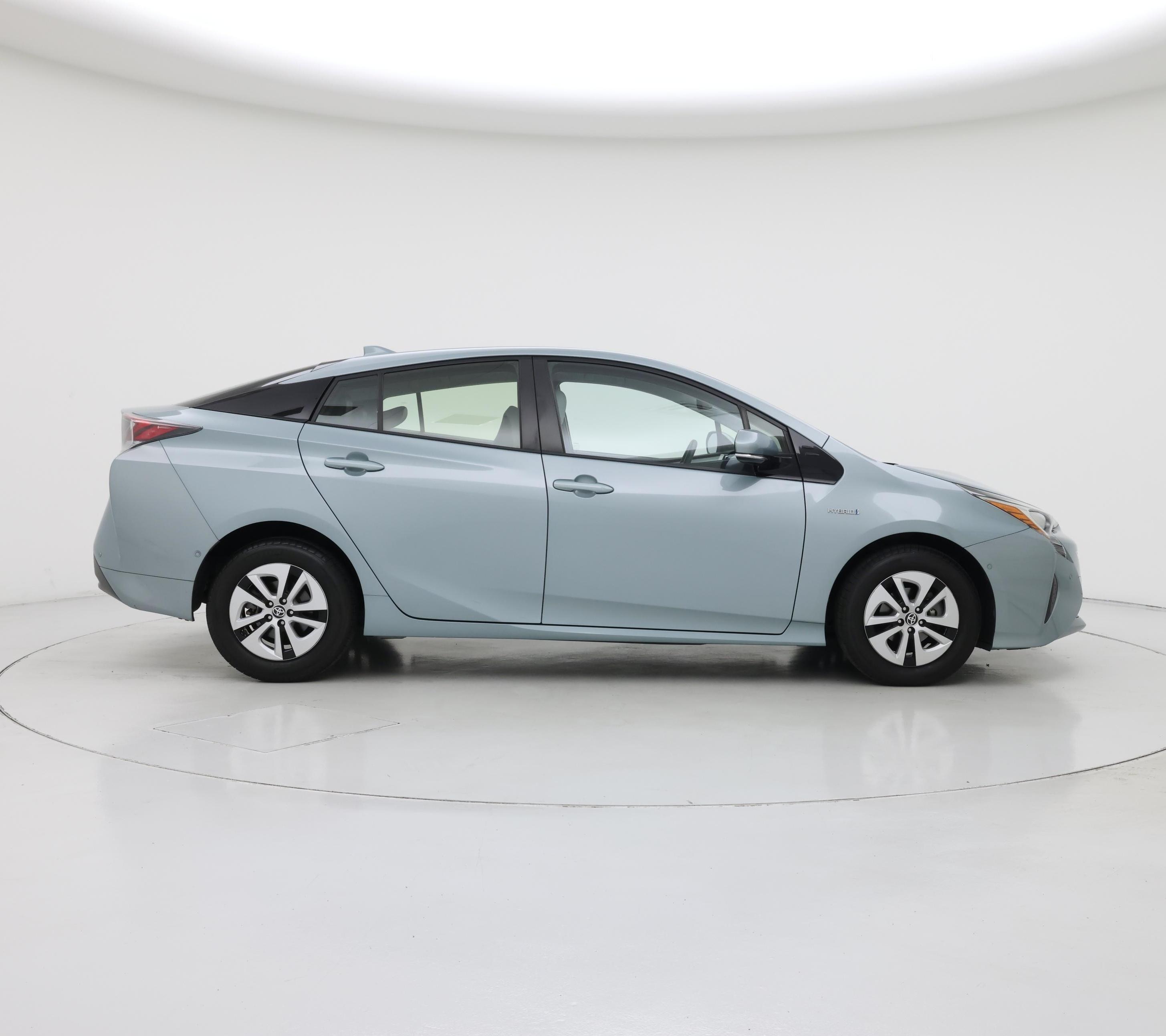 Thumbnail: 2018 Toyota Prius - 7