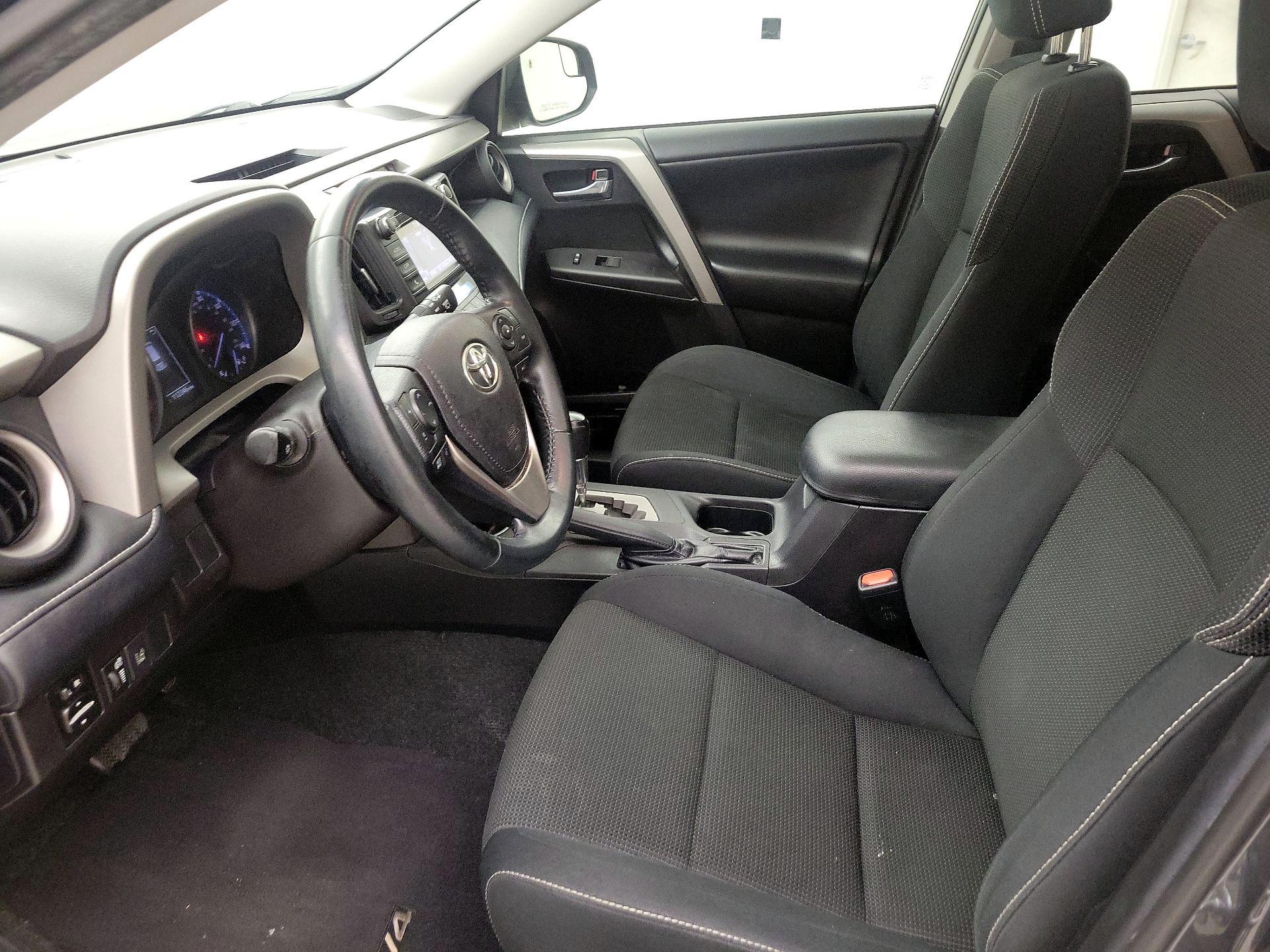 Thumbnail: 2018 Toyota RAV4 - 11