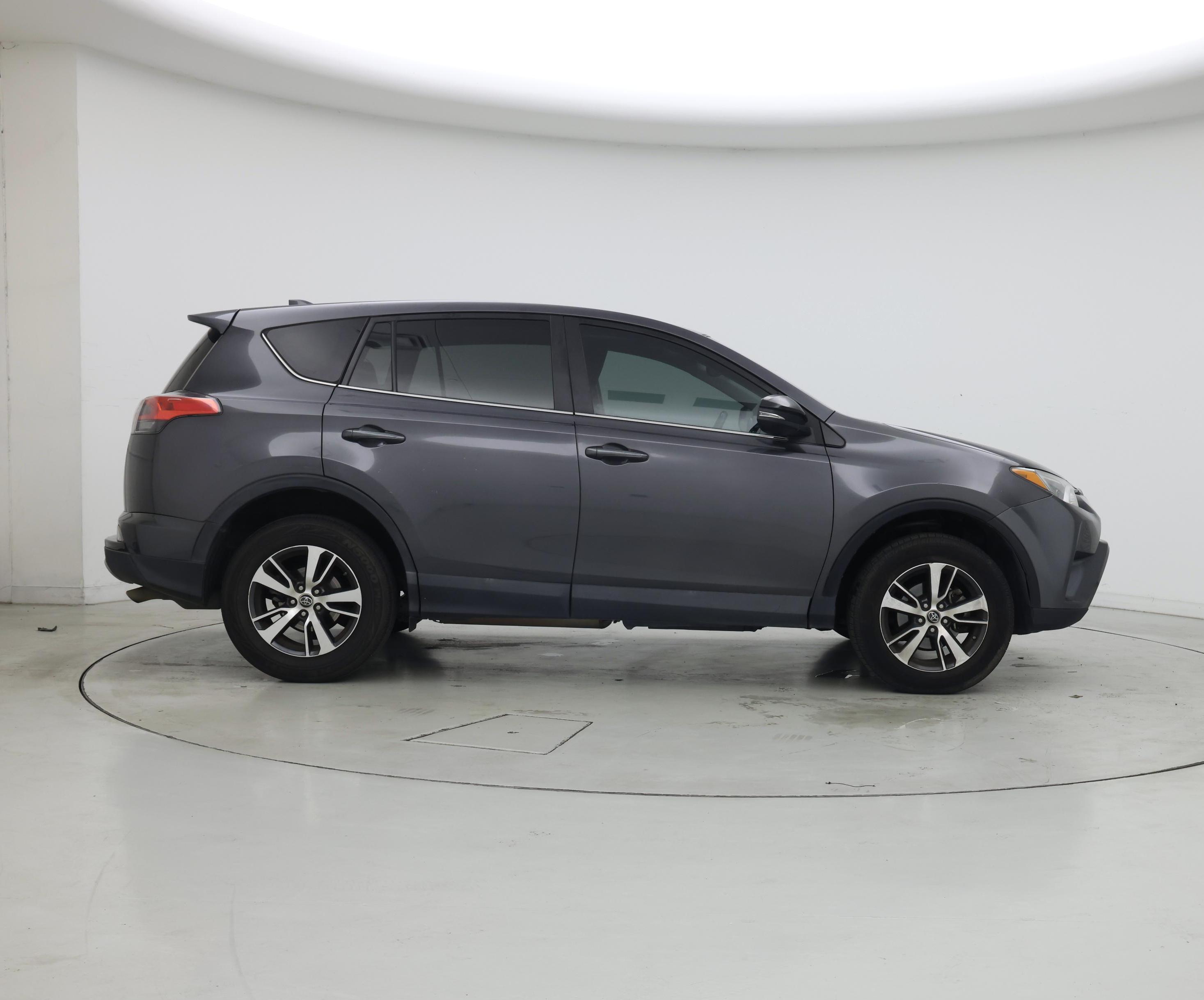 Thumbnail: 2018 Toyota RAV4 - 7