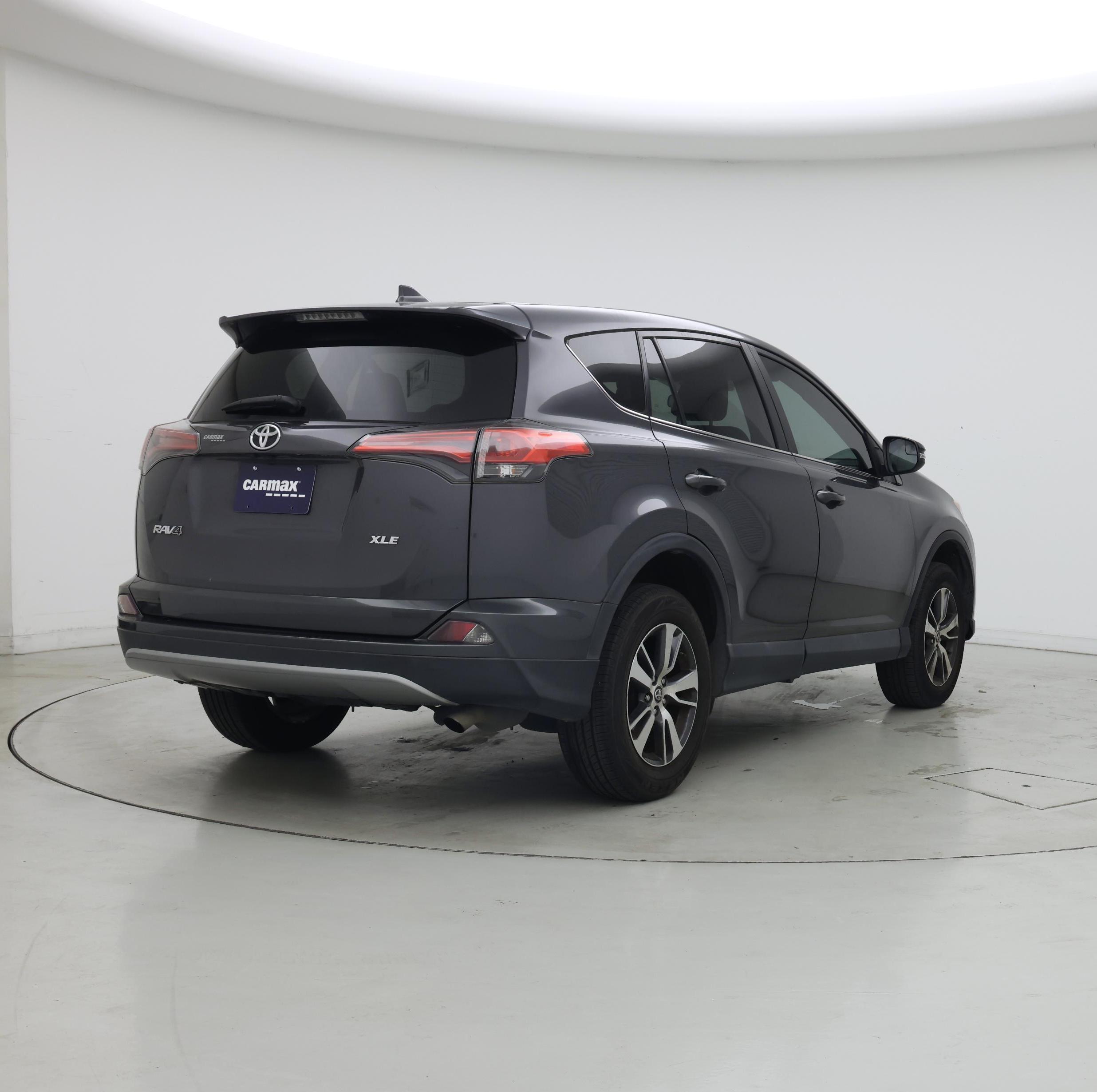Thumbnail: 2018 Toyota RAV4 - 8