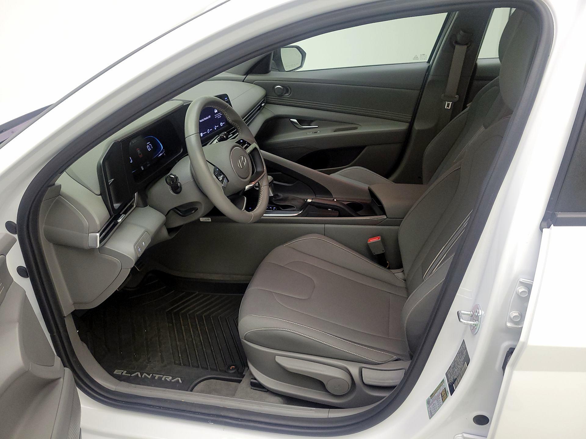 Thumbnail: 2025 Hyundai Elantra - 11