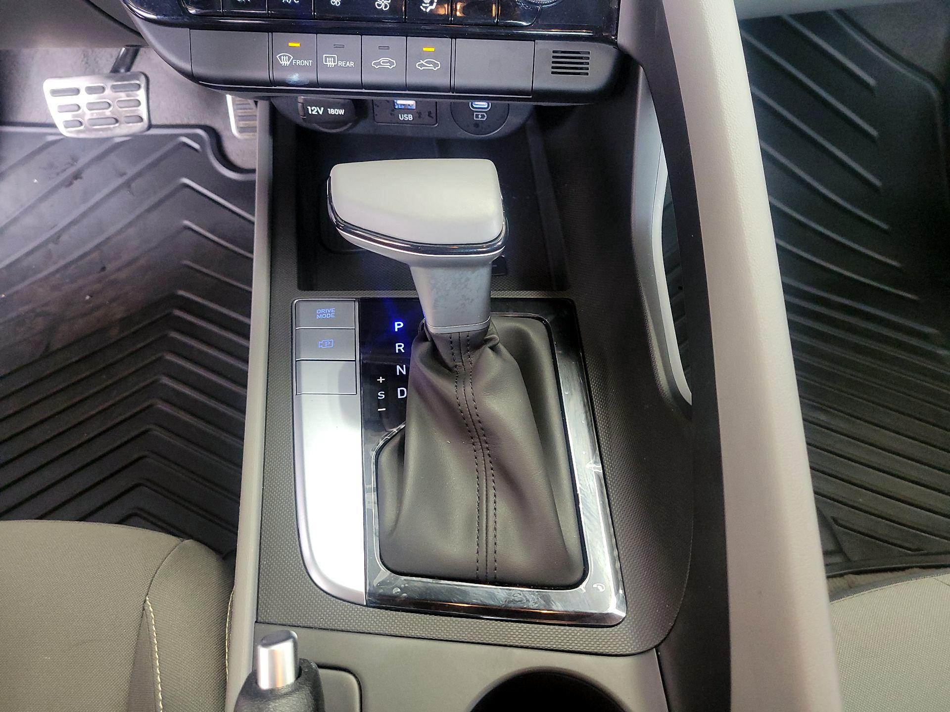 Thumbnail: 2025 Hyundai Elantra - 17