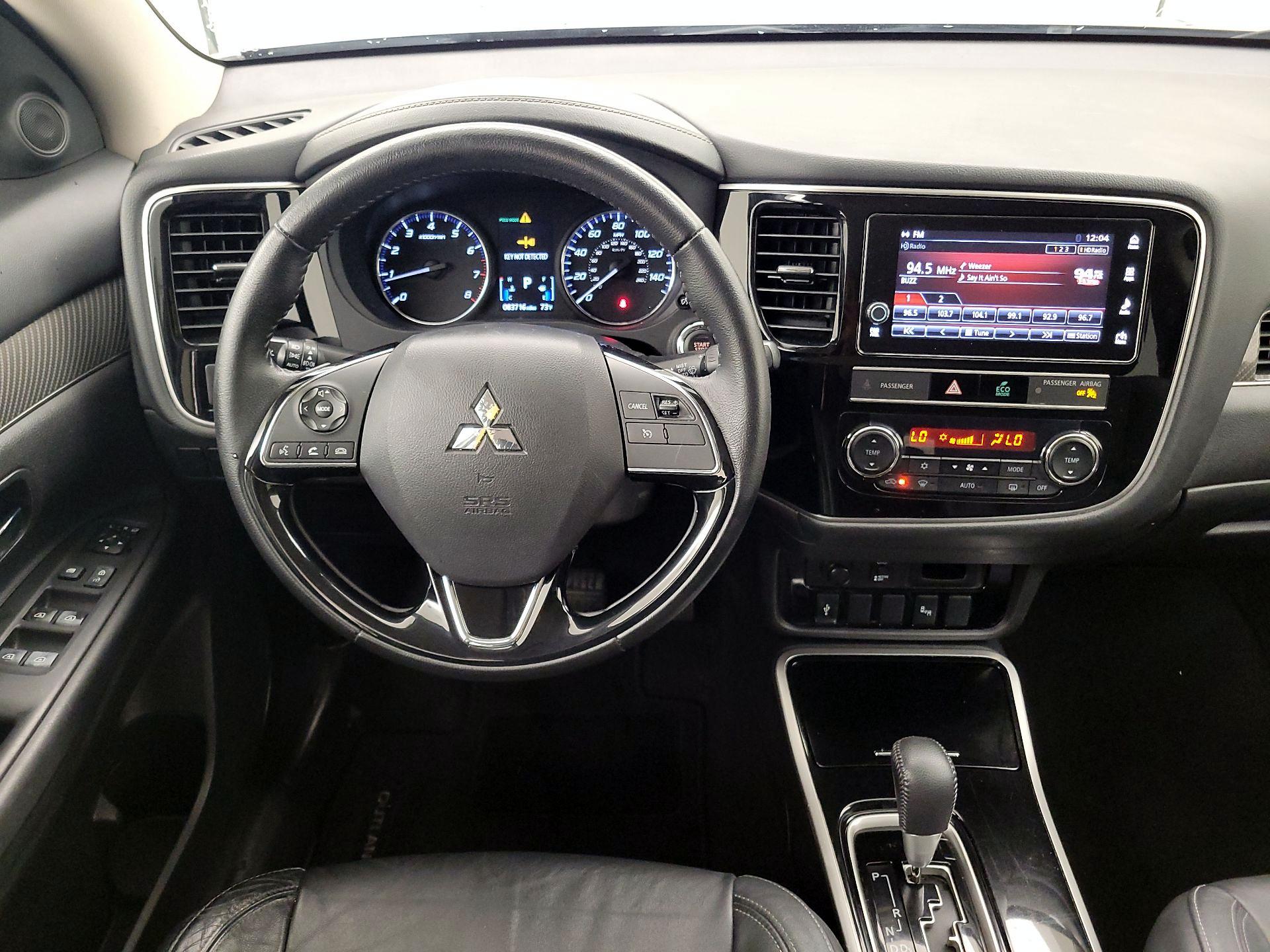 Thumbnail: 2019 Mitsubishi Outlander - 10
