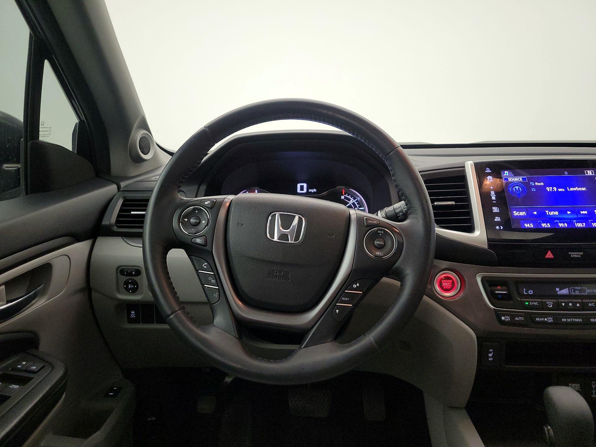 Thumbnail: 2018 Honda Pilot - 10