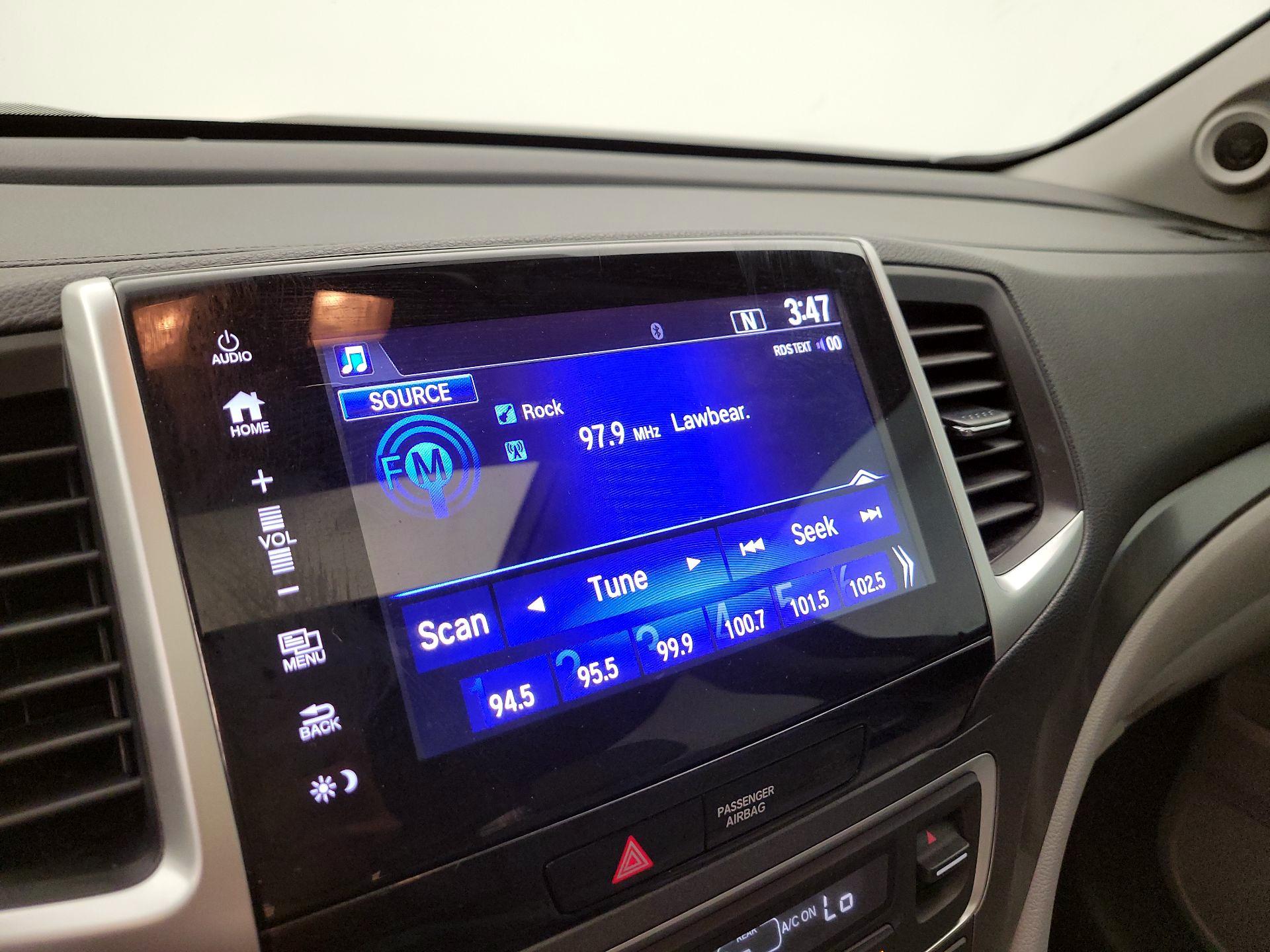 Thumbnail: 2018 Honda Pilot - 15