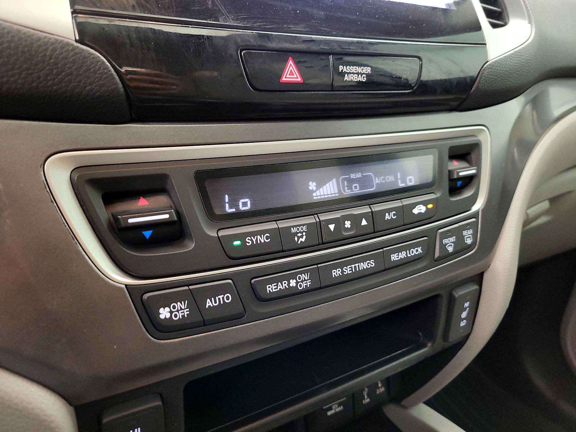 Thumbnail: 2018 Honda Pilot - 16