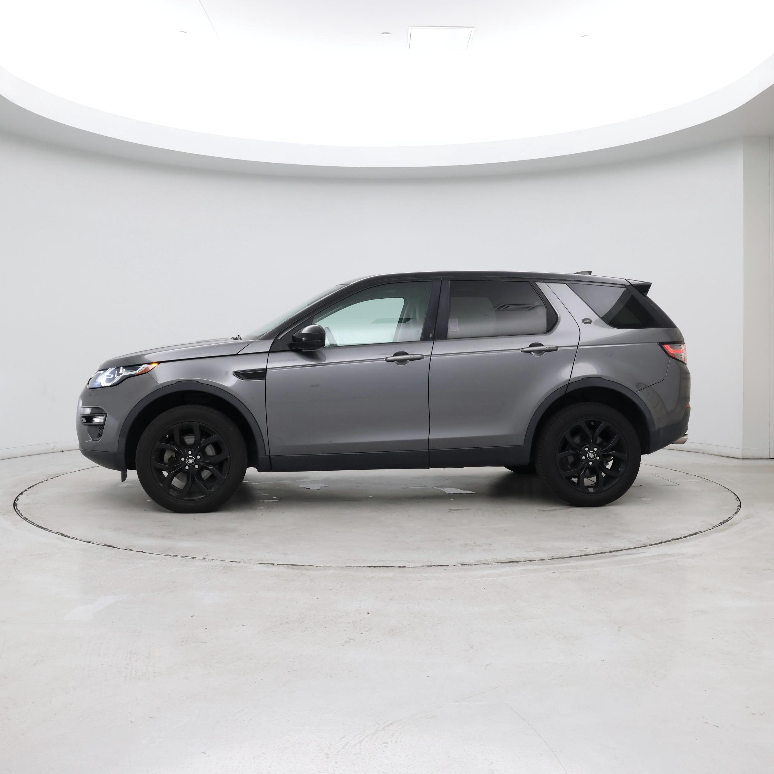 Thumbnail: 2018 Land Rover Discovery Sport - 2