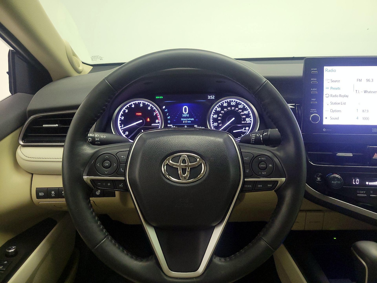 2024 Toyota Camry XLE - Photo 11