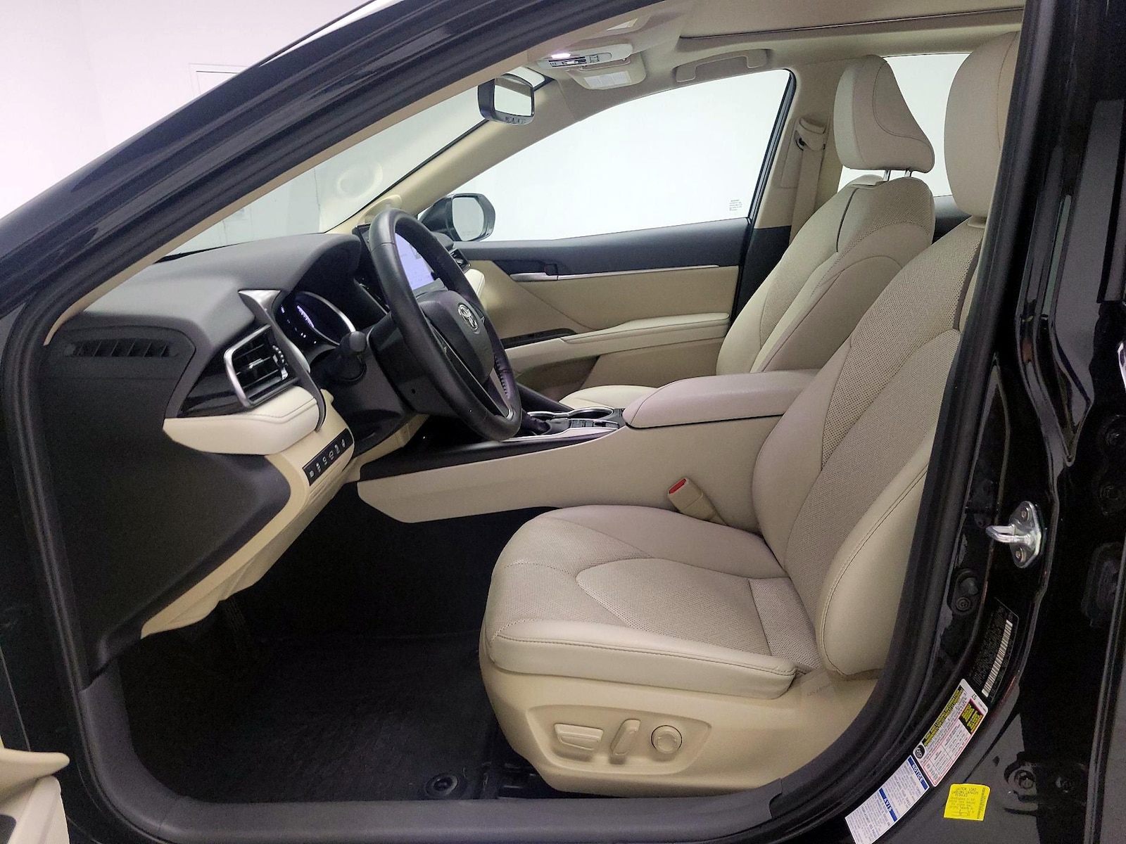 2024 Toyota Camry XLE - Photo 12