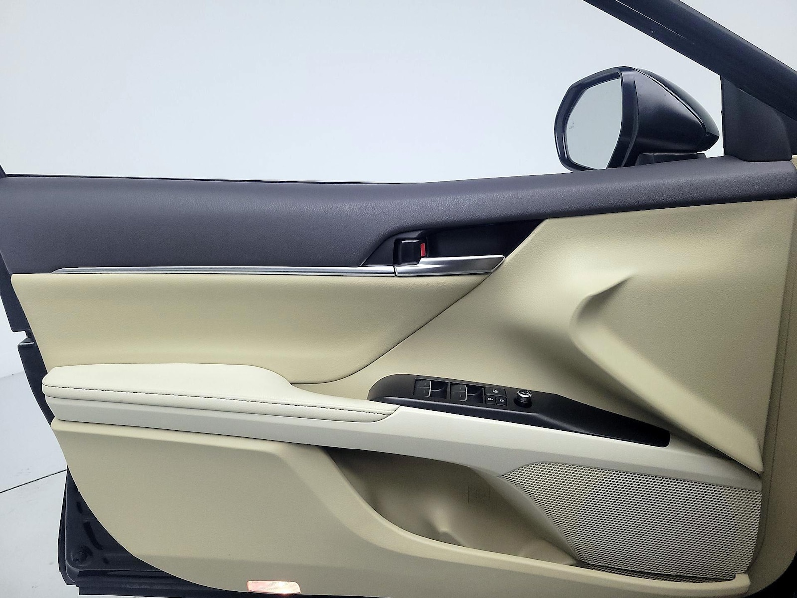 2024 Toyota Camry XLE - Photo 13