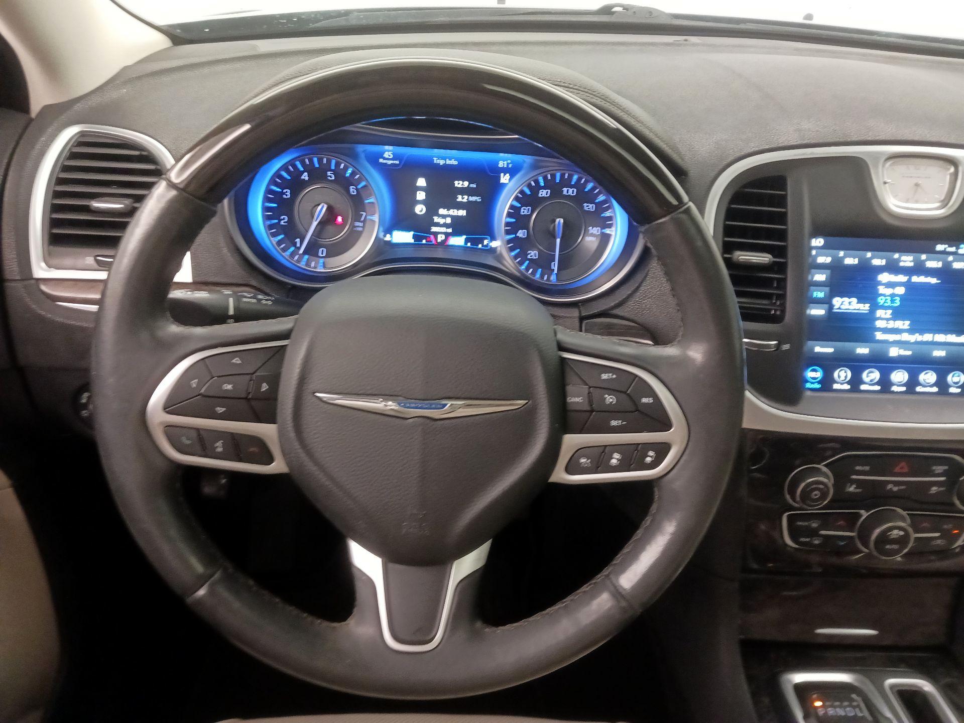 Thumbnail: 2018 Chrysler 300 - 10