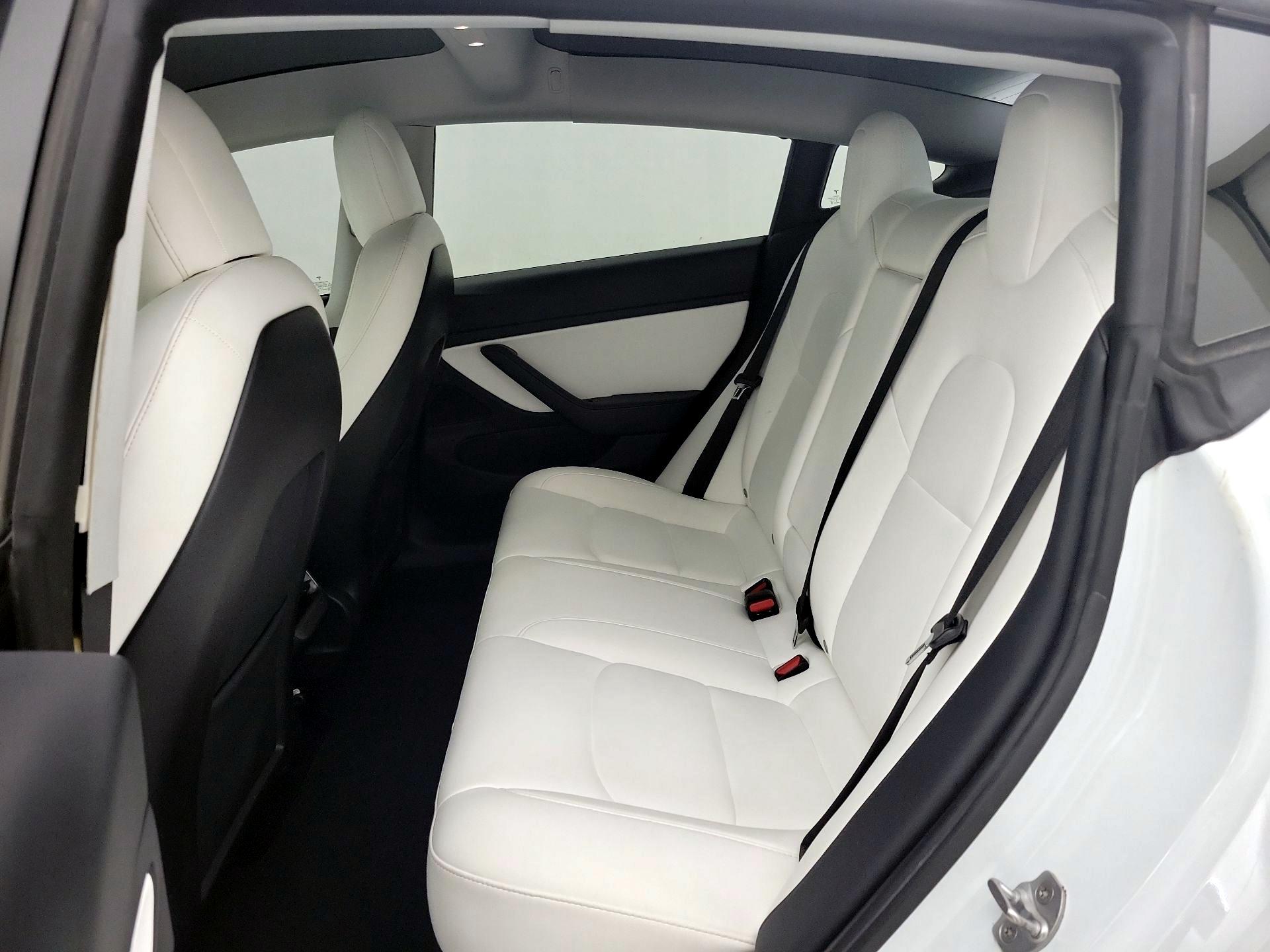 Thumbnail: 2021 Tesla Model 3 - 19