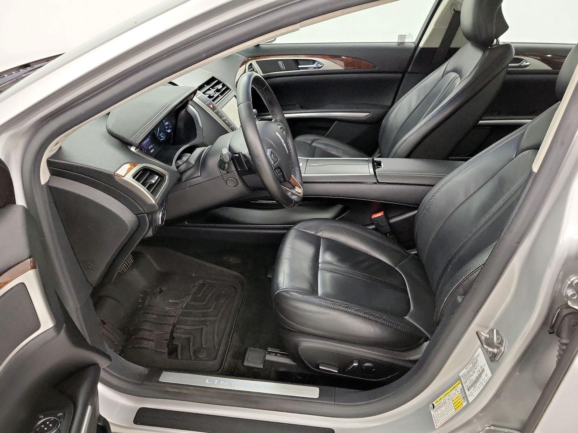 Thumbnail: 2016 Lincoln MKZ - 11