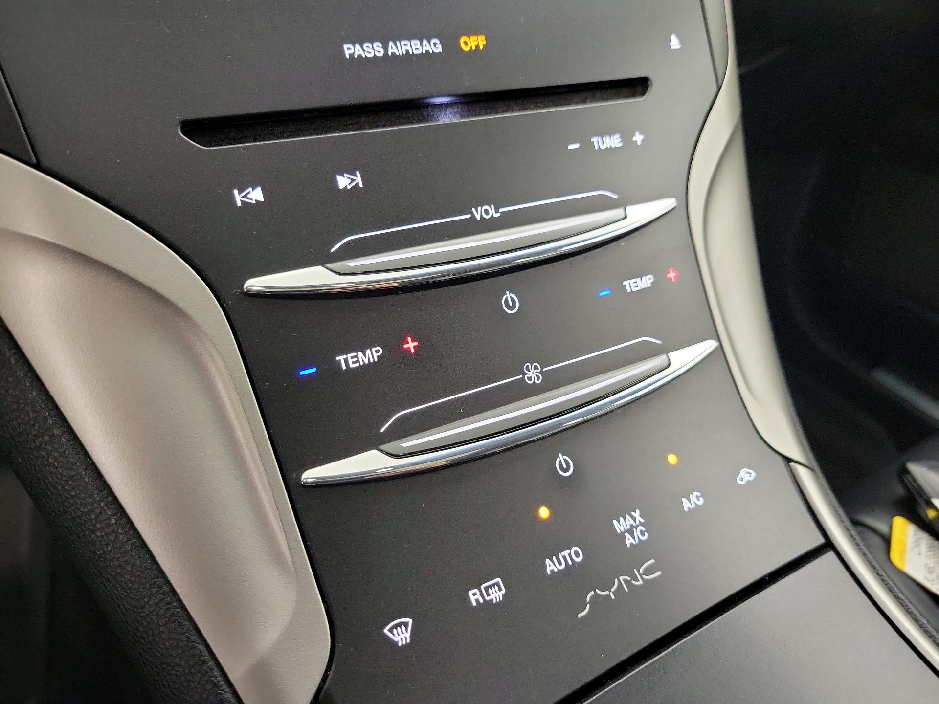 Thumbnail: 2016 Lincoln MKZ - 16
