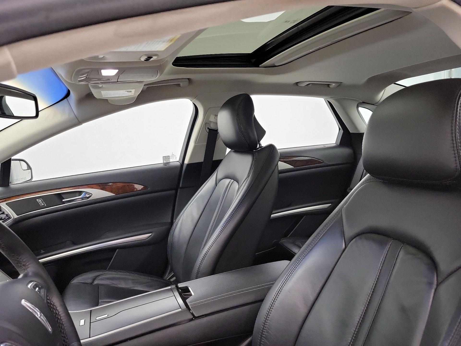Thumbnail: 2016 Lincoln MKZ - 19