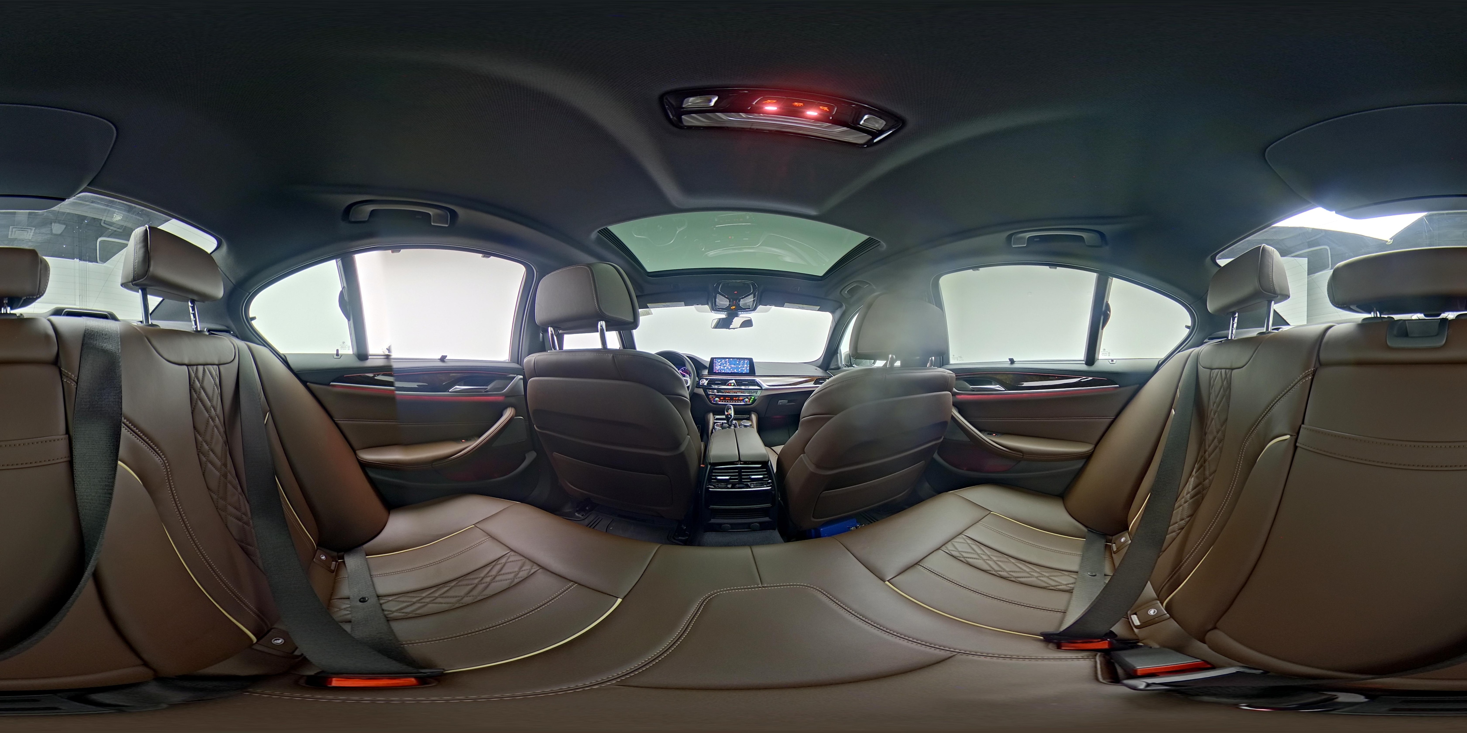 2019 BMW 5 Series M550i - Photo 27