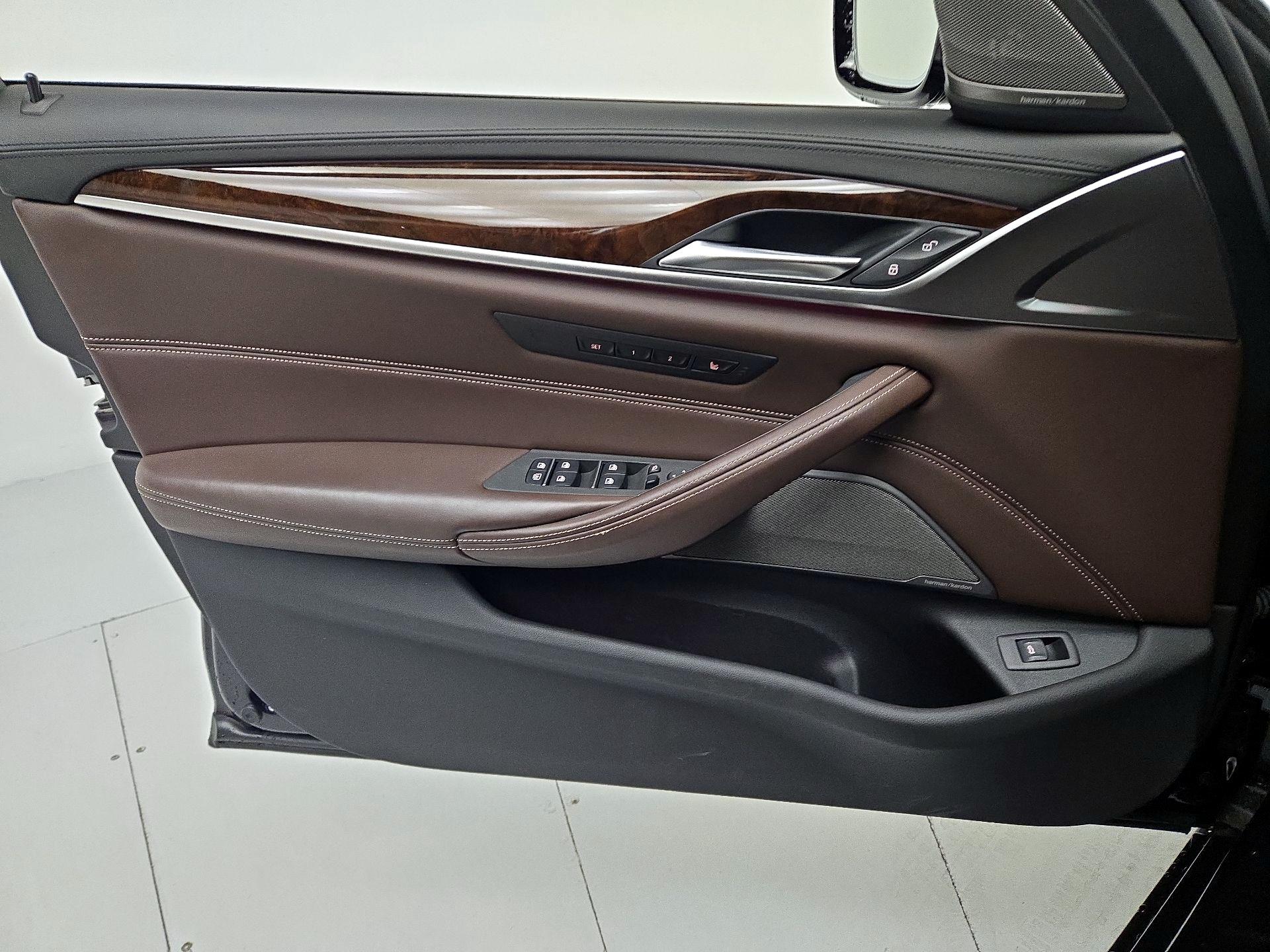 Thumbnail: 2019 BMW 5 Series - 12