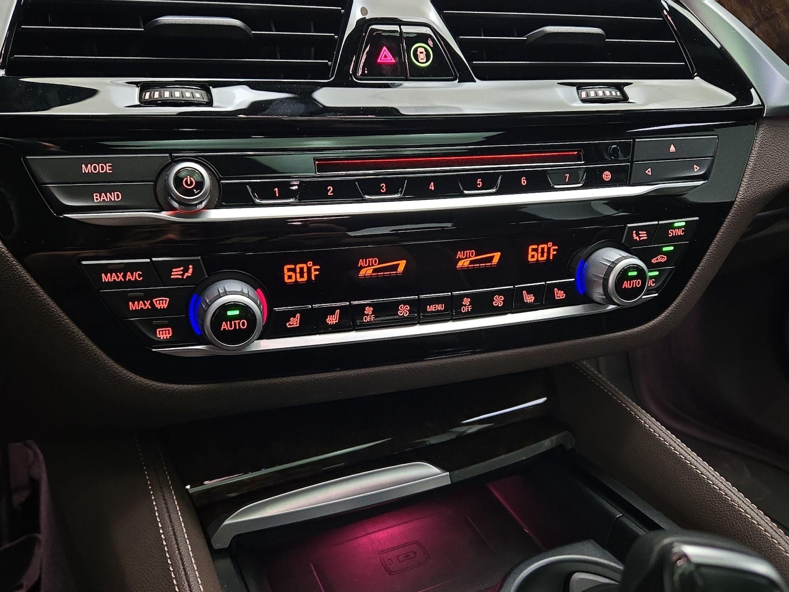 2019 BMW 5 Series M550i - Photo 18