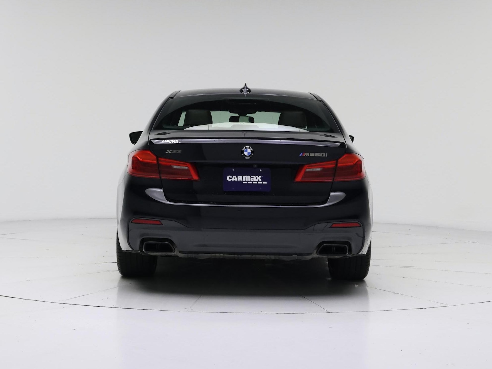 2019 BMW 5 Series M550i - Photo 7