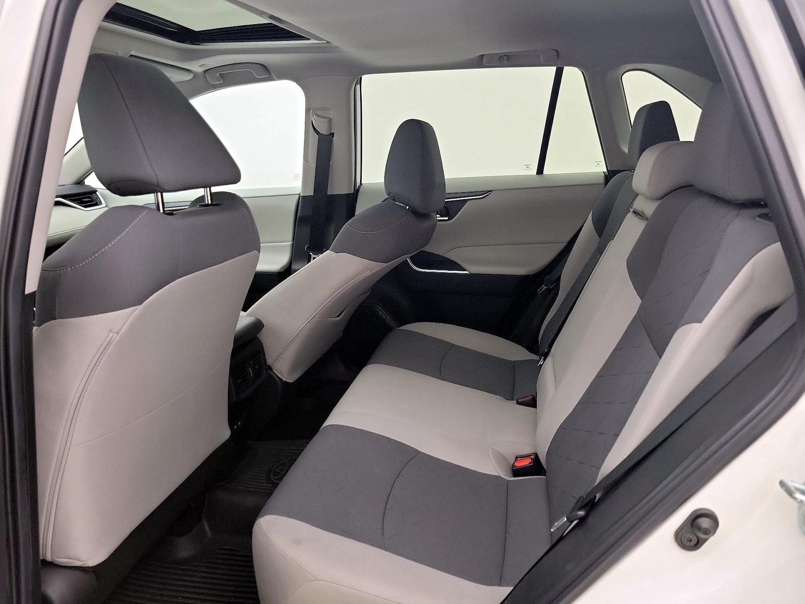 2023 Toyota RAV4 XLE - Photo 22