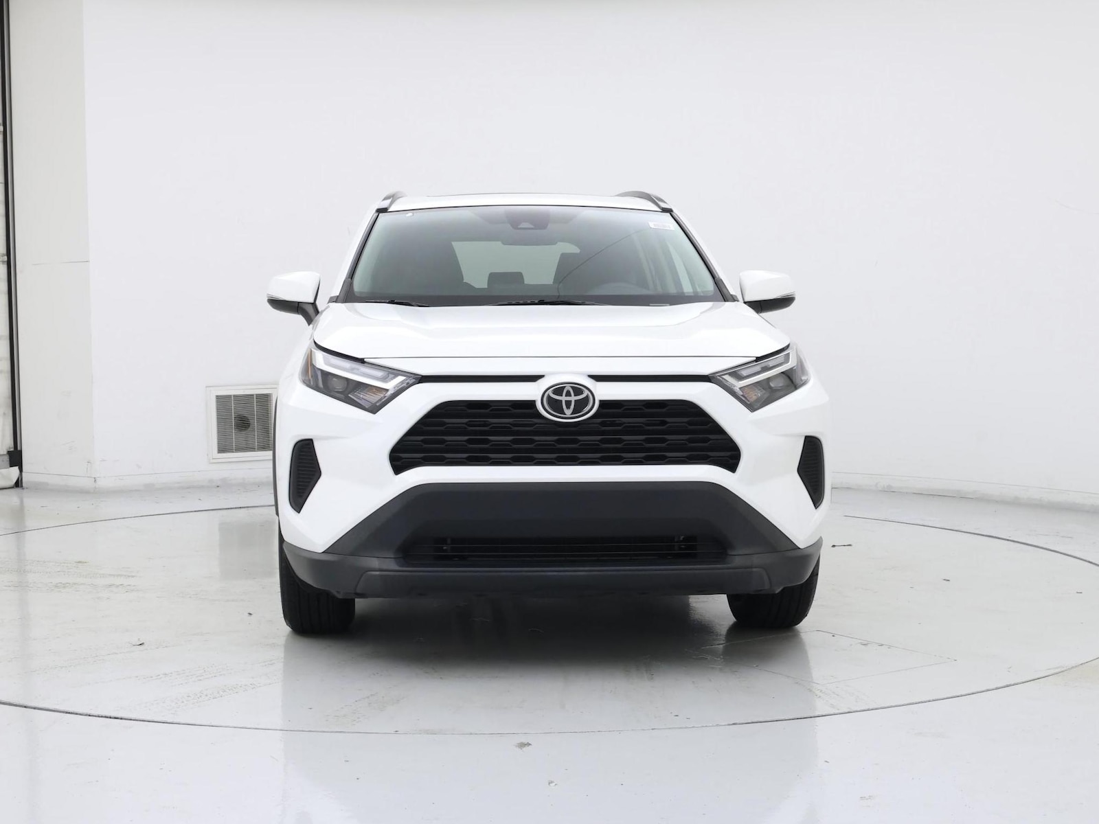 2023 Toyota RAV4 XLE - Photo 6