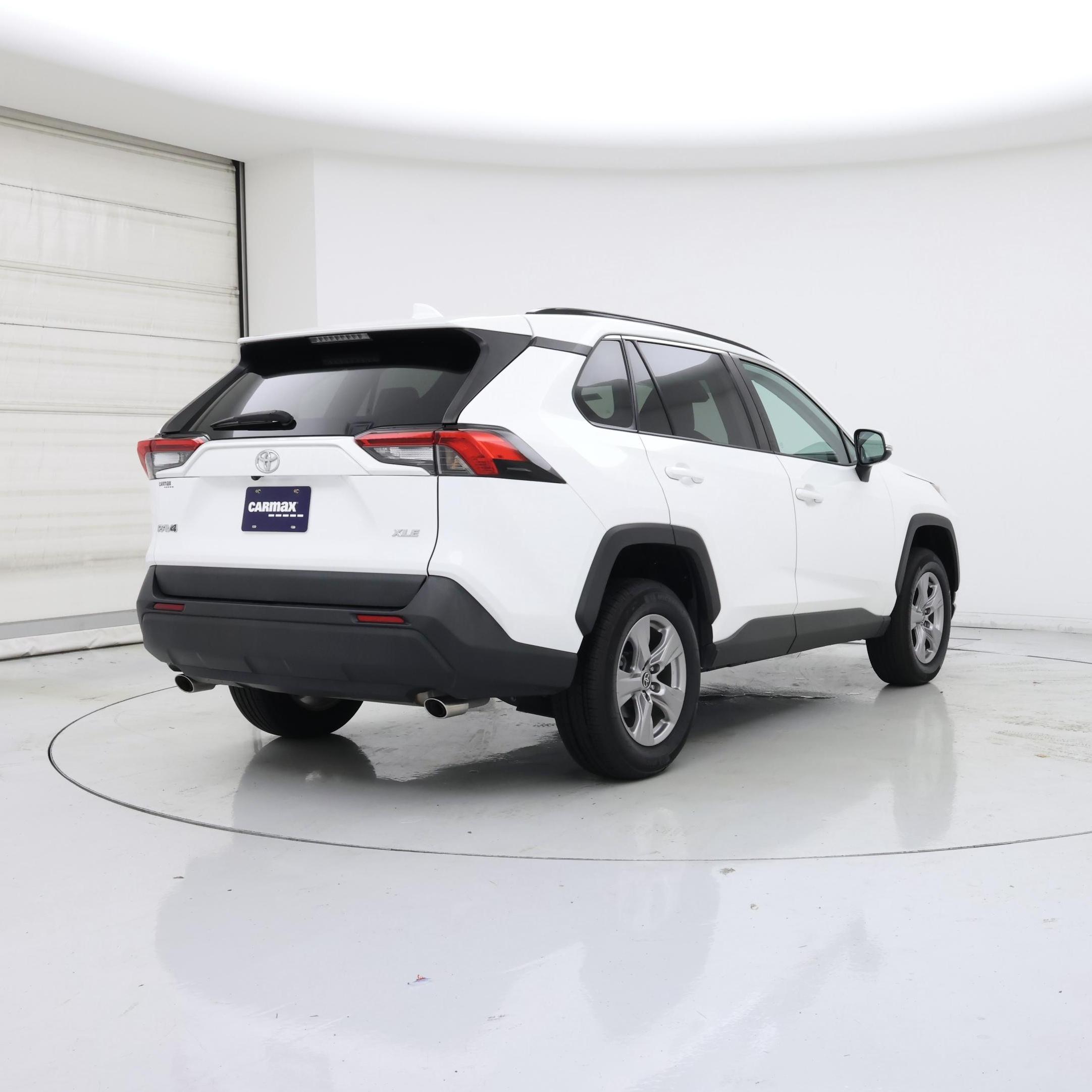 Thumbnail: 2023 Toyota RAV4 - 8