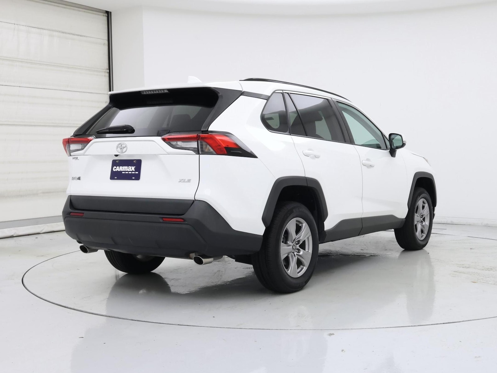 2023 Toyota RAV4 XLE - Photo 9