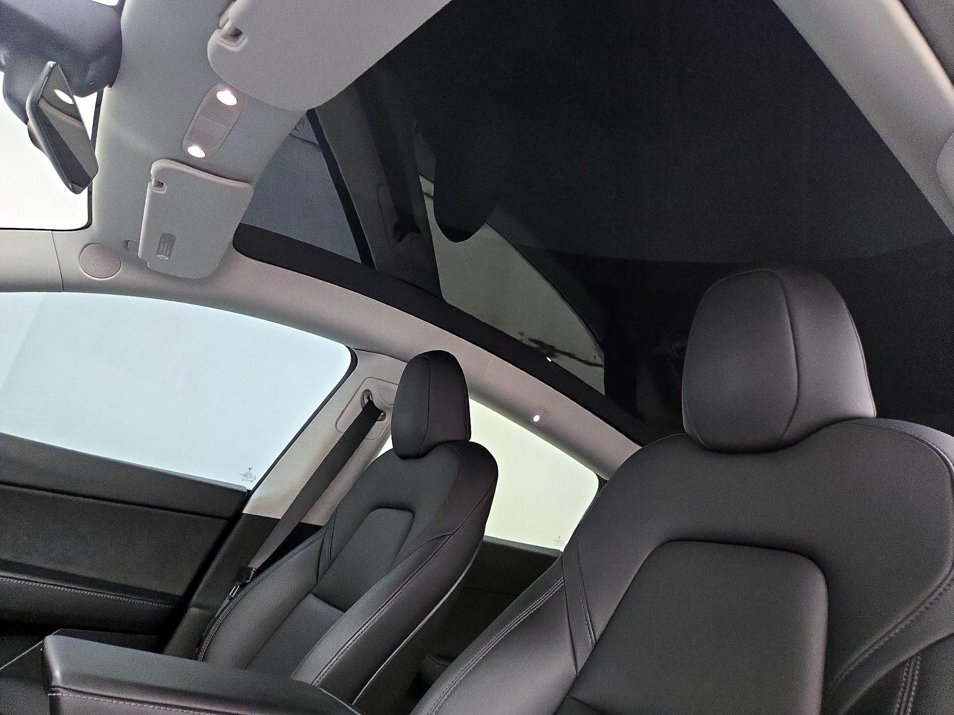 Thumbnail: 2022 Tesla Model Y - 16