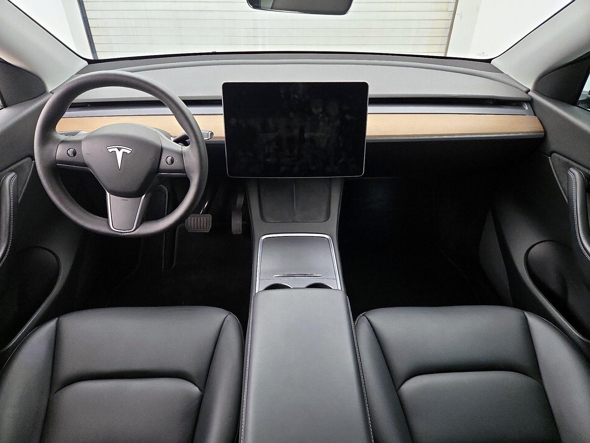 Thumbnail: 2022 Tesla Model Y - 8