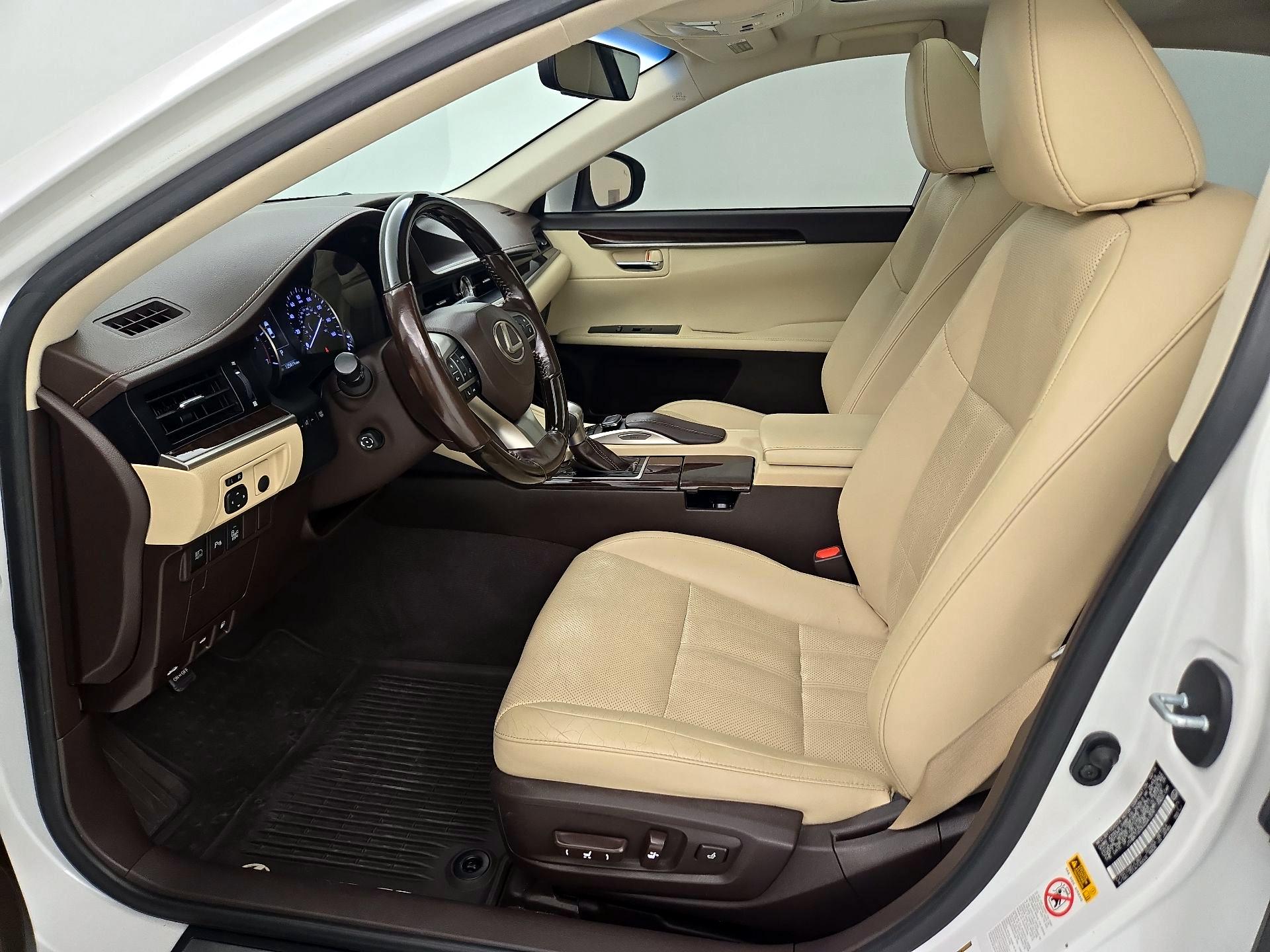 Thumbnail: 2016 Lexus ES - 11