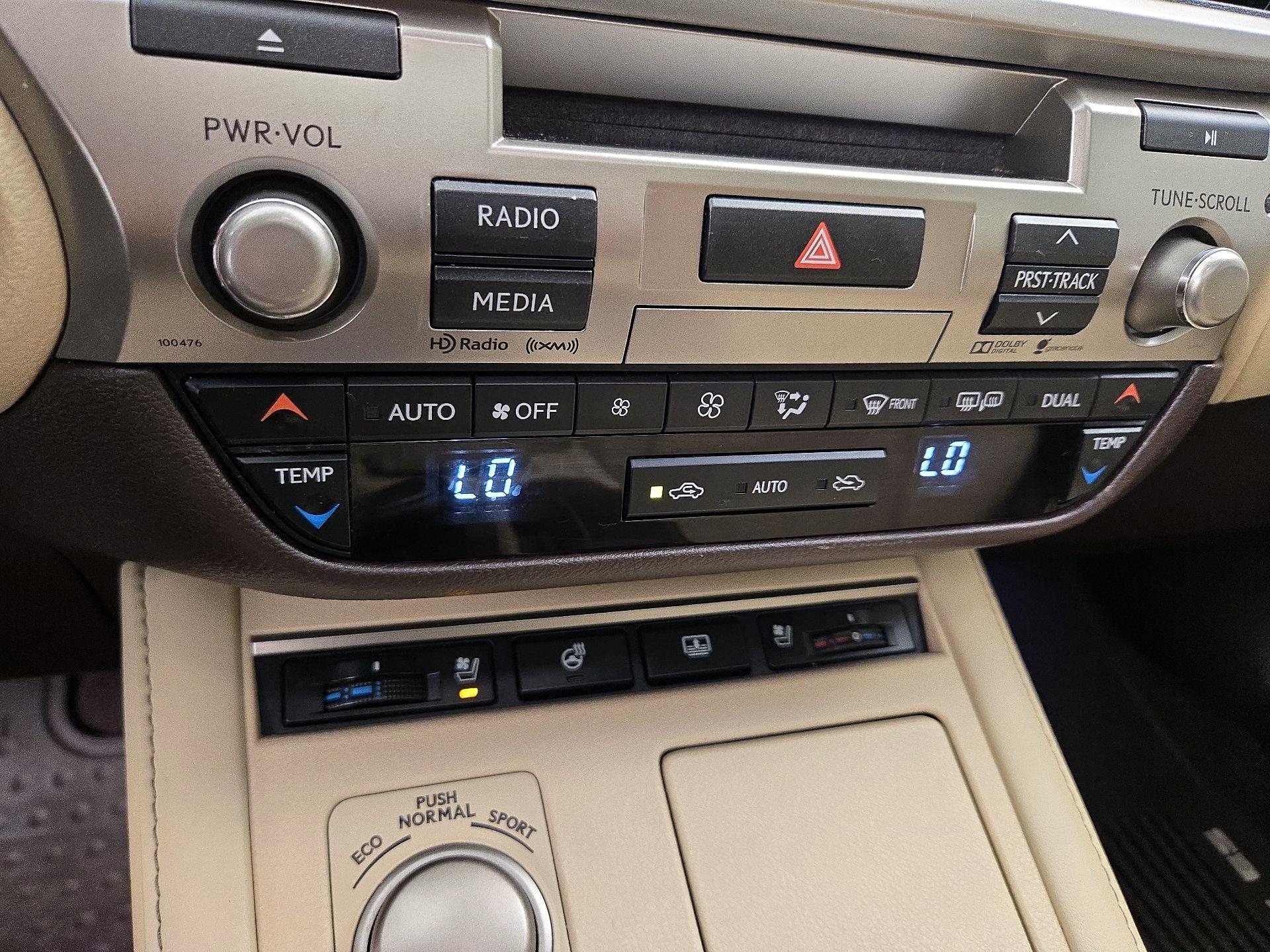 Thumbnail: 2016 Lexus ES - 17