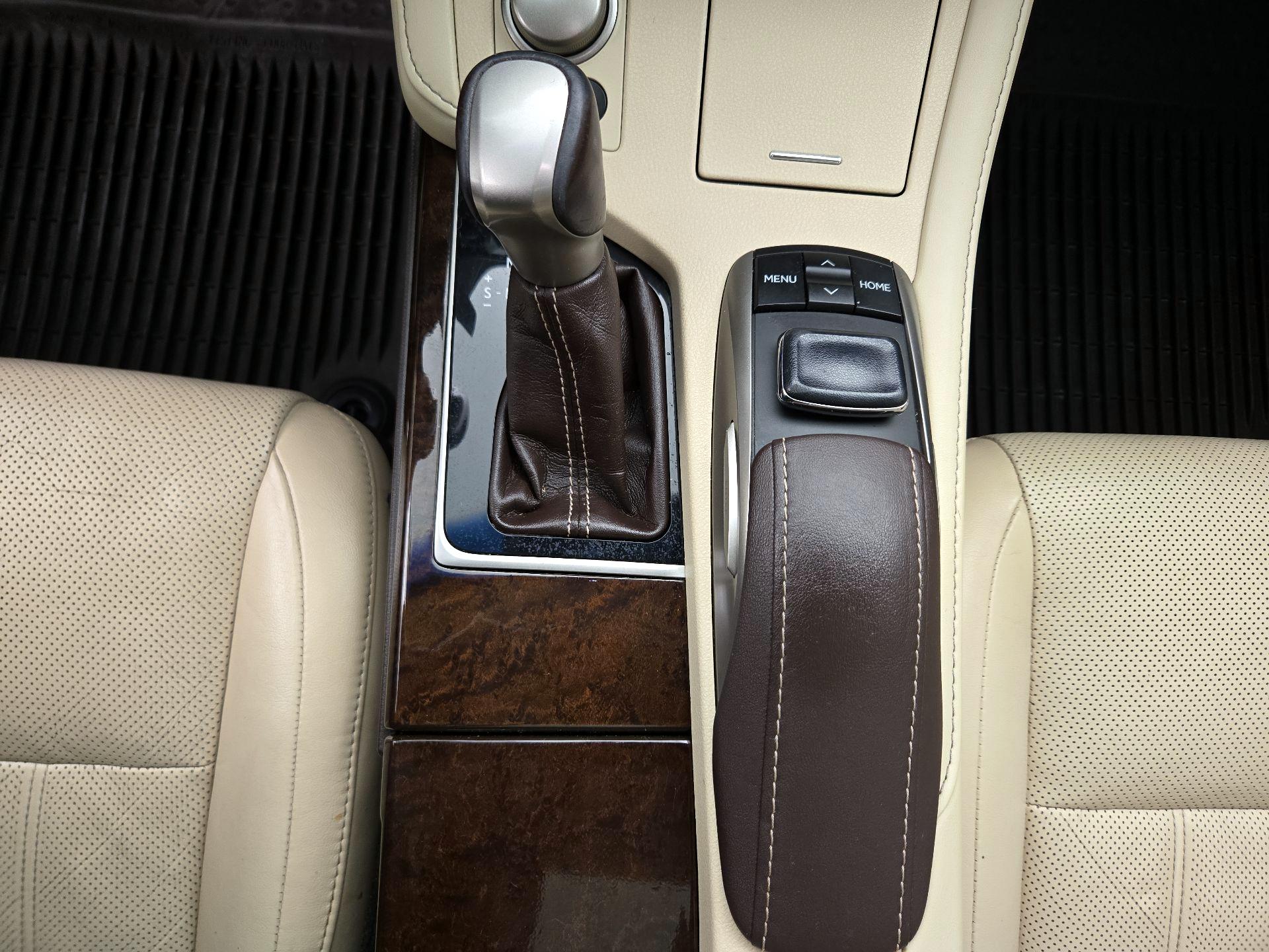 Thumbnail: 2016 Lexus ES - 18