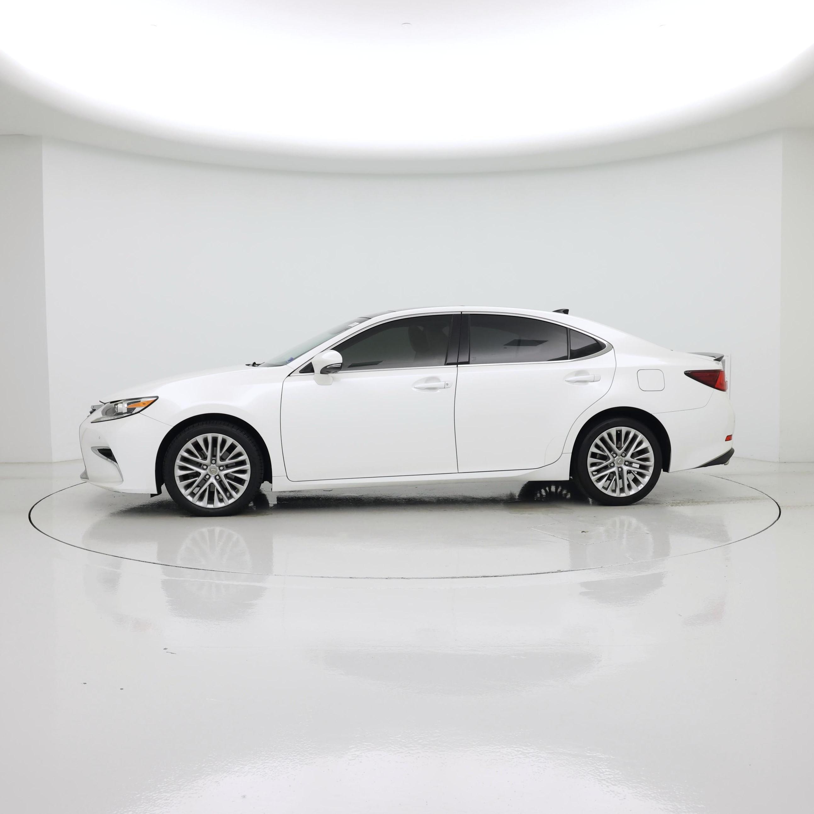 Thumbnail: 2016 Lexus ES - 3