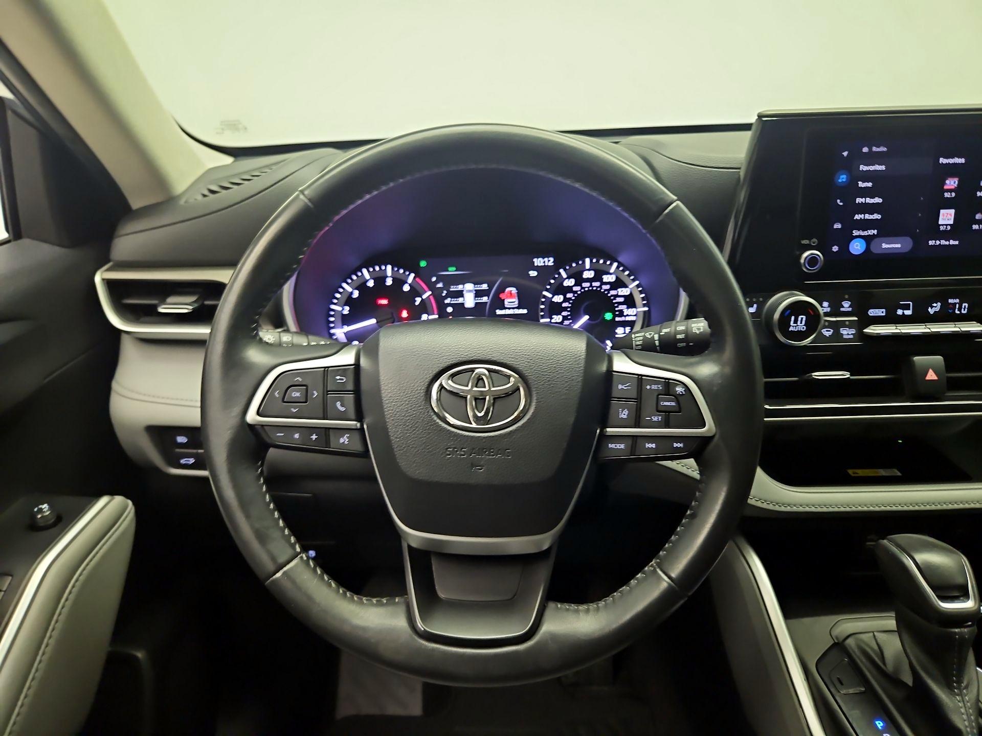 Thumbnail: 2023 Toyota Highlander - 10