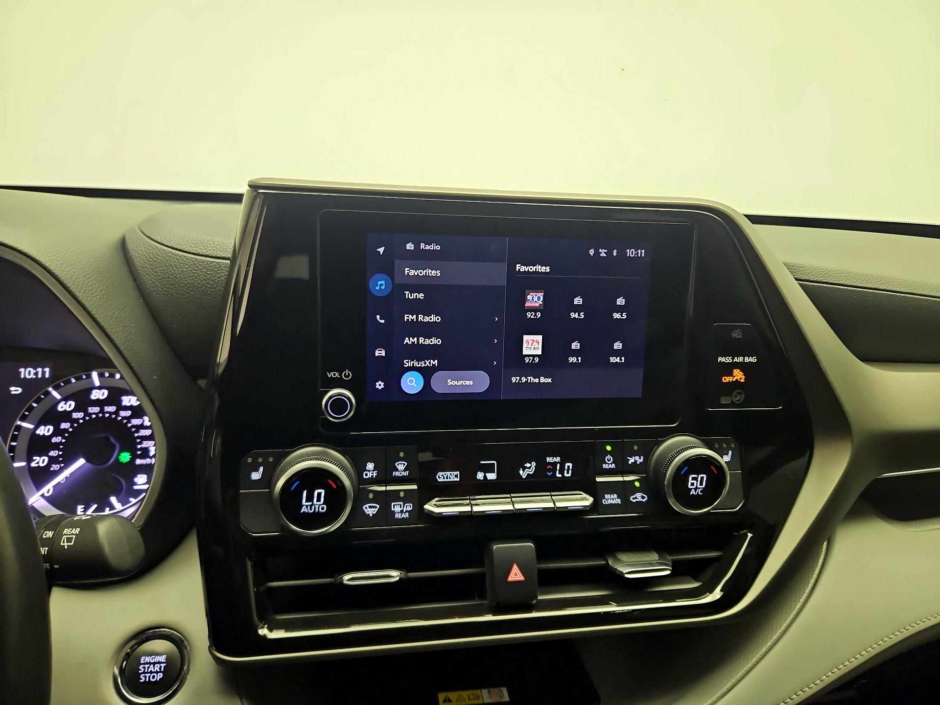 Thumbnail: 2023 Toyota Highlander - 14