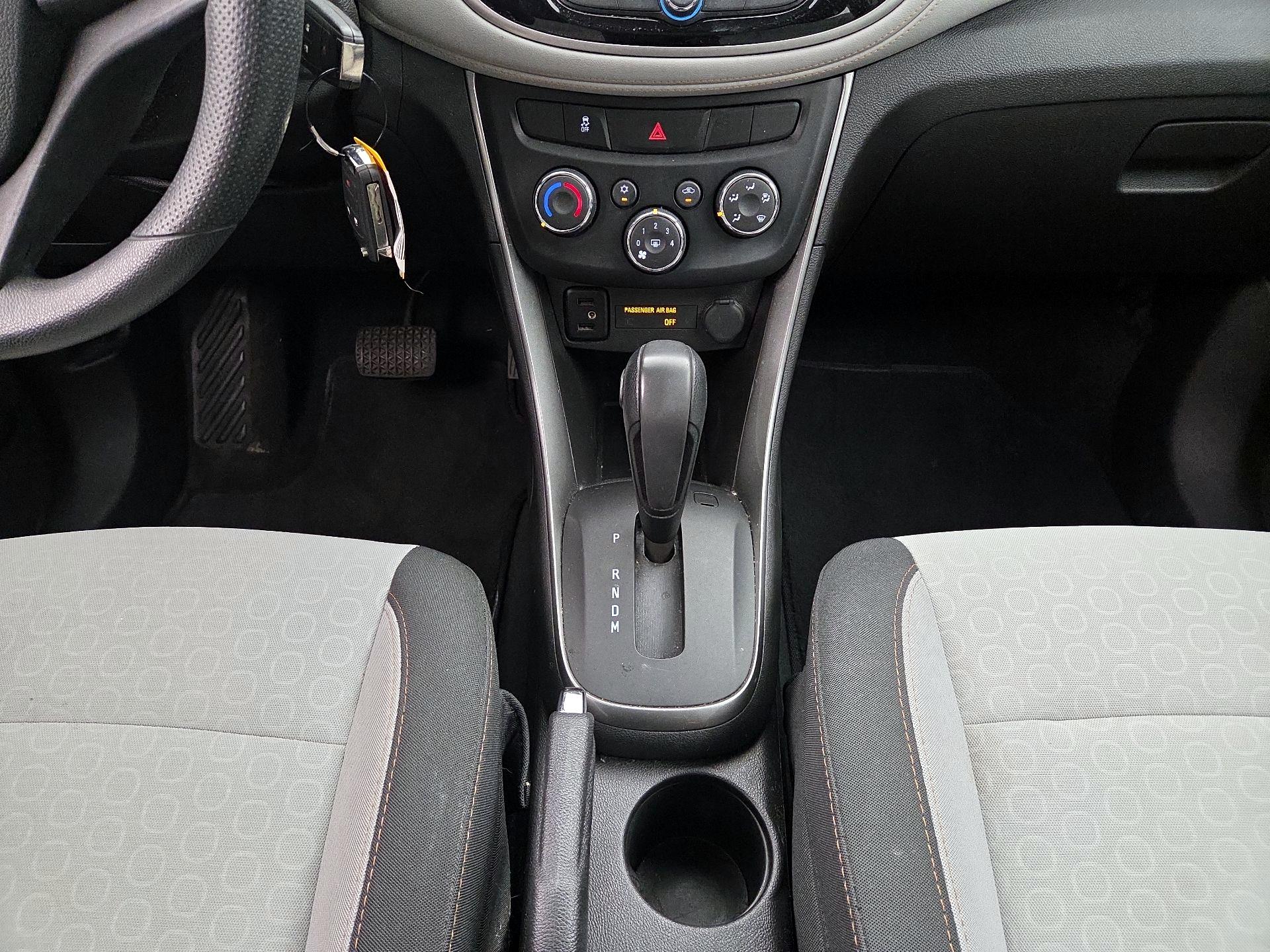 Thumbnail: 2018 Chevrolet Trax - 17