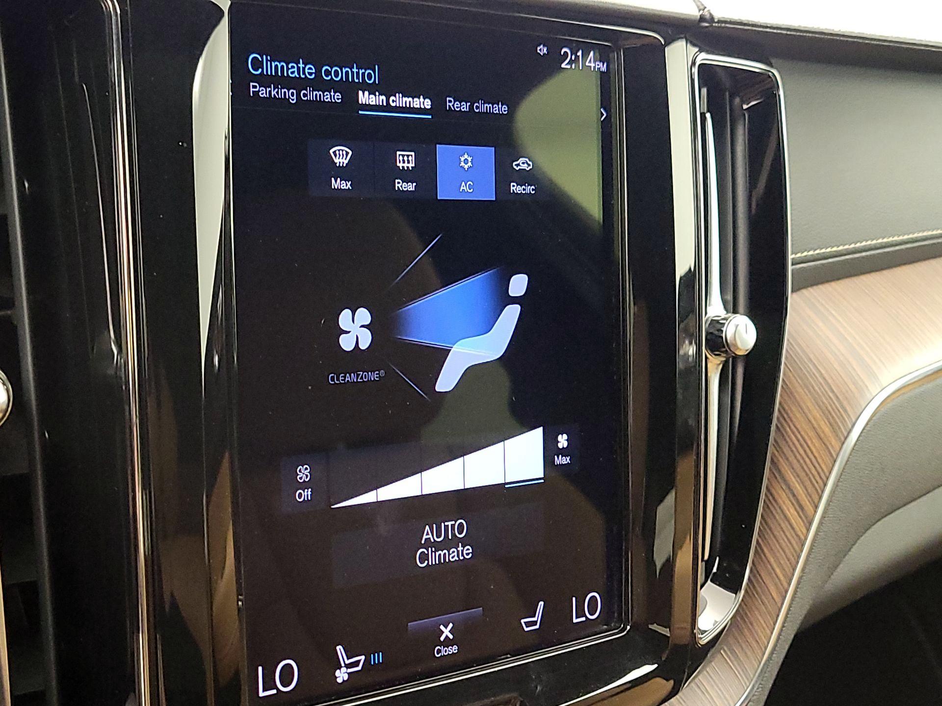 Thumbnail: 2021 Volvo XC60 - 17