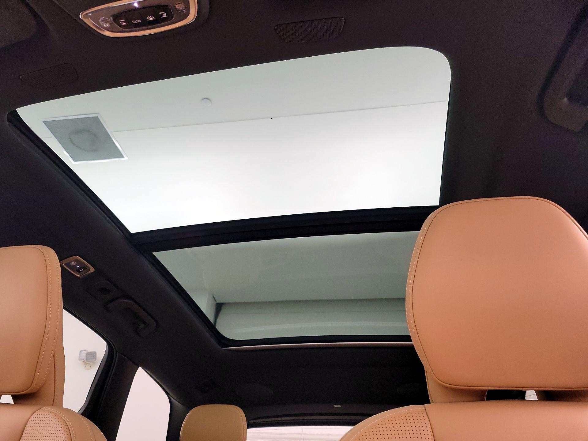 Thumbnail: 2021 Volvo XC60 - 20