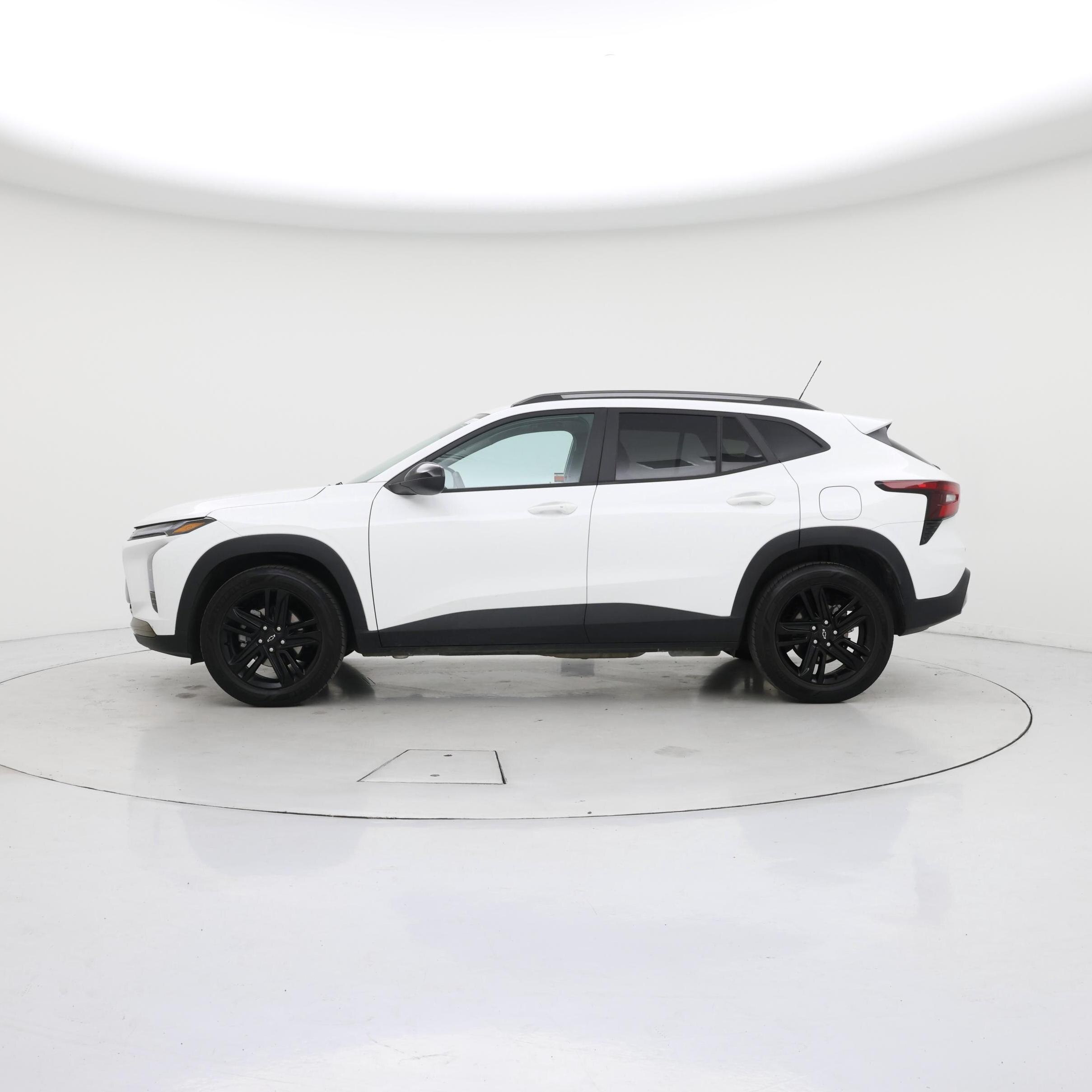 Thumbnail: 2025 Chevrolet Trax - 3