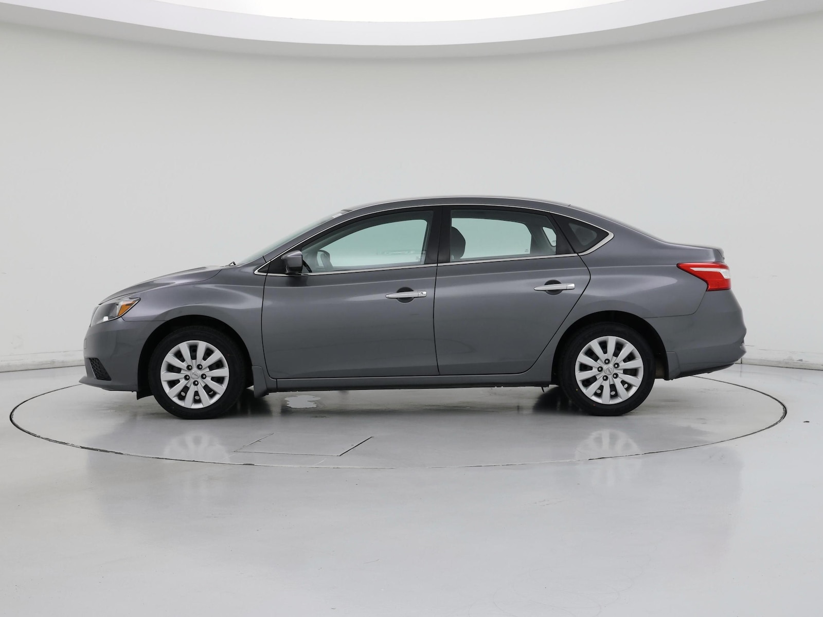2019 Nissan Sentra S - Photo 4