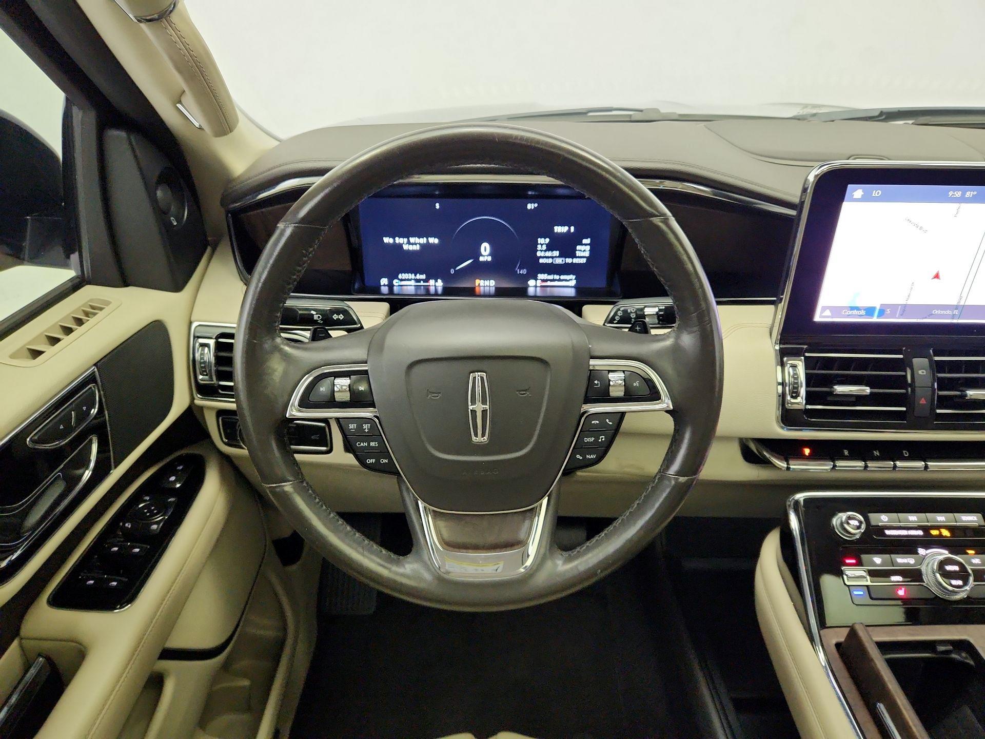 Thumbnail: 2019 Lincoln Navigator - 10
