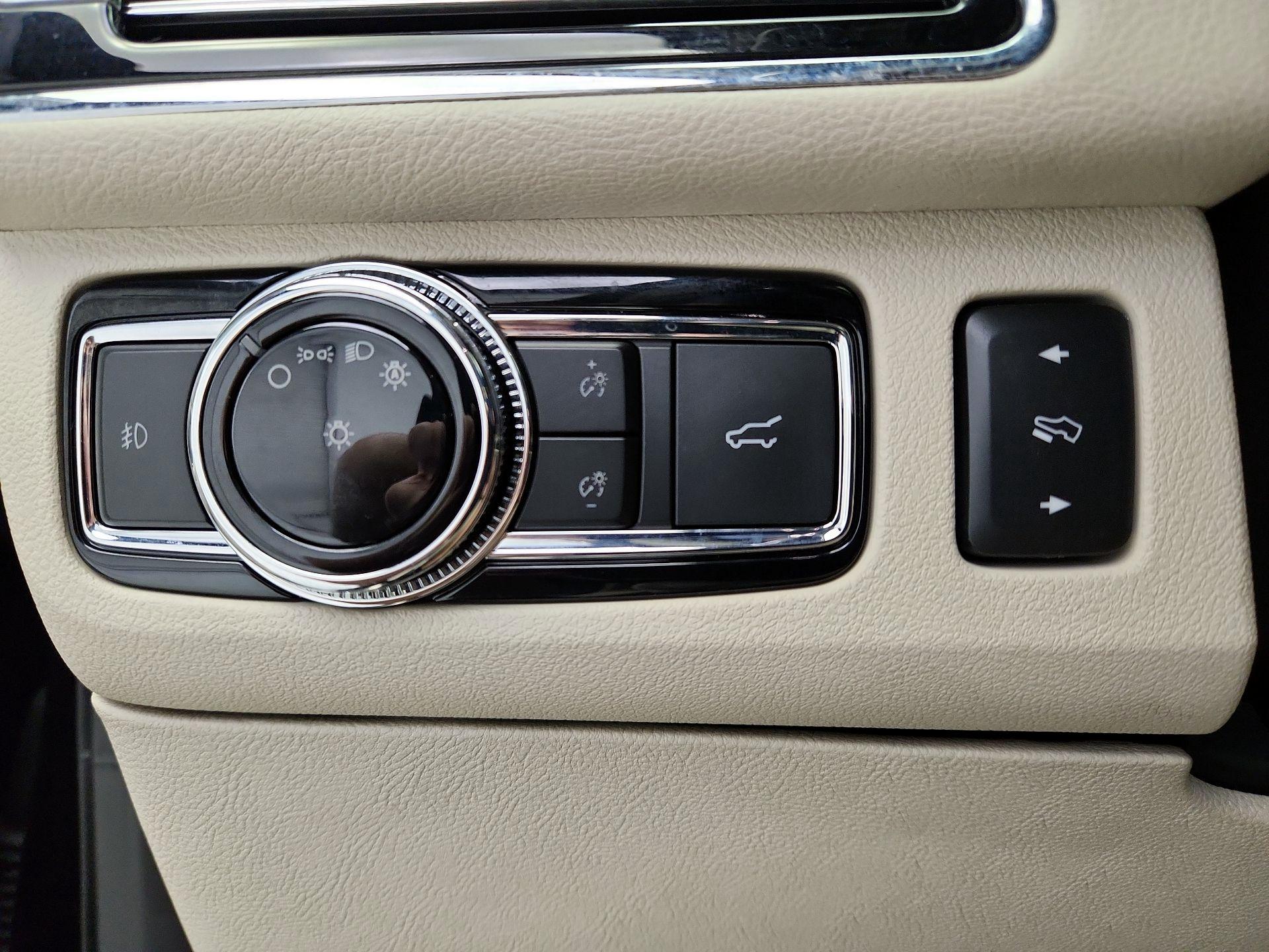 Thumbnail: 2019 Lincoln Navigator - 13