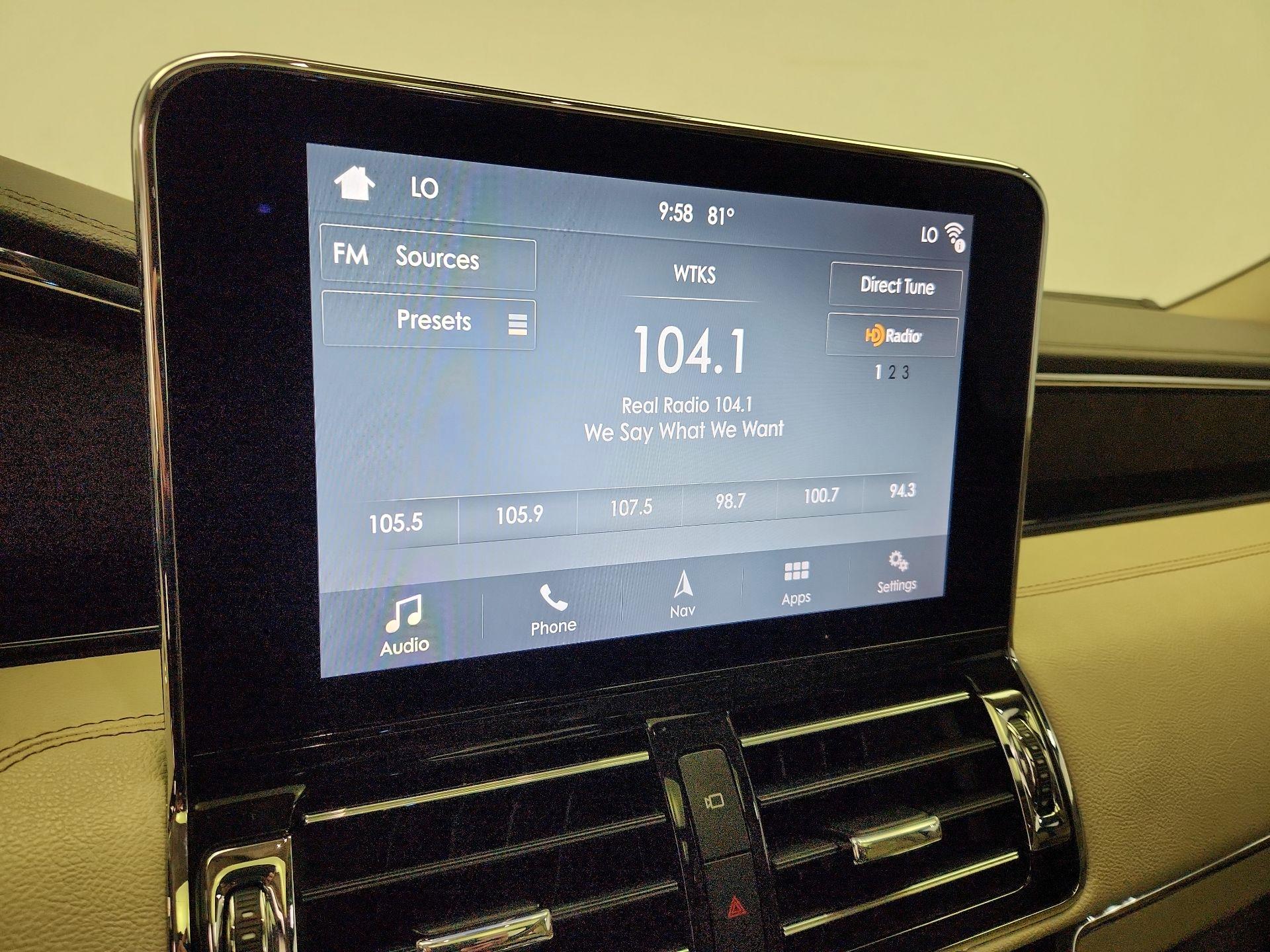 Thumbnail: 2019 Lincoln Navigator - 16