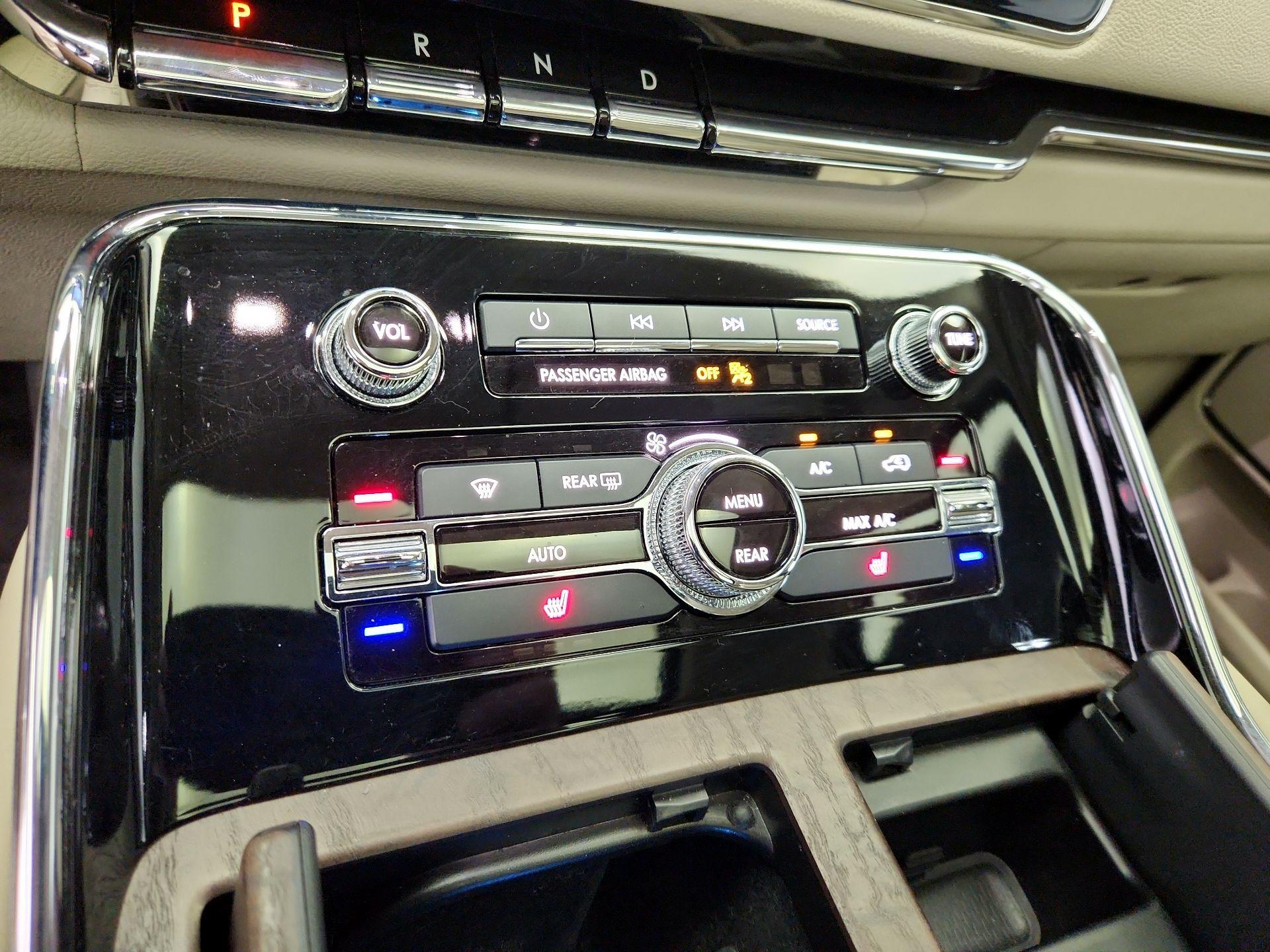 Thumbnail: 2019 Lincoln Navigator - 17