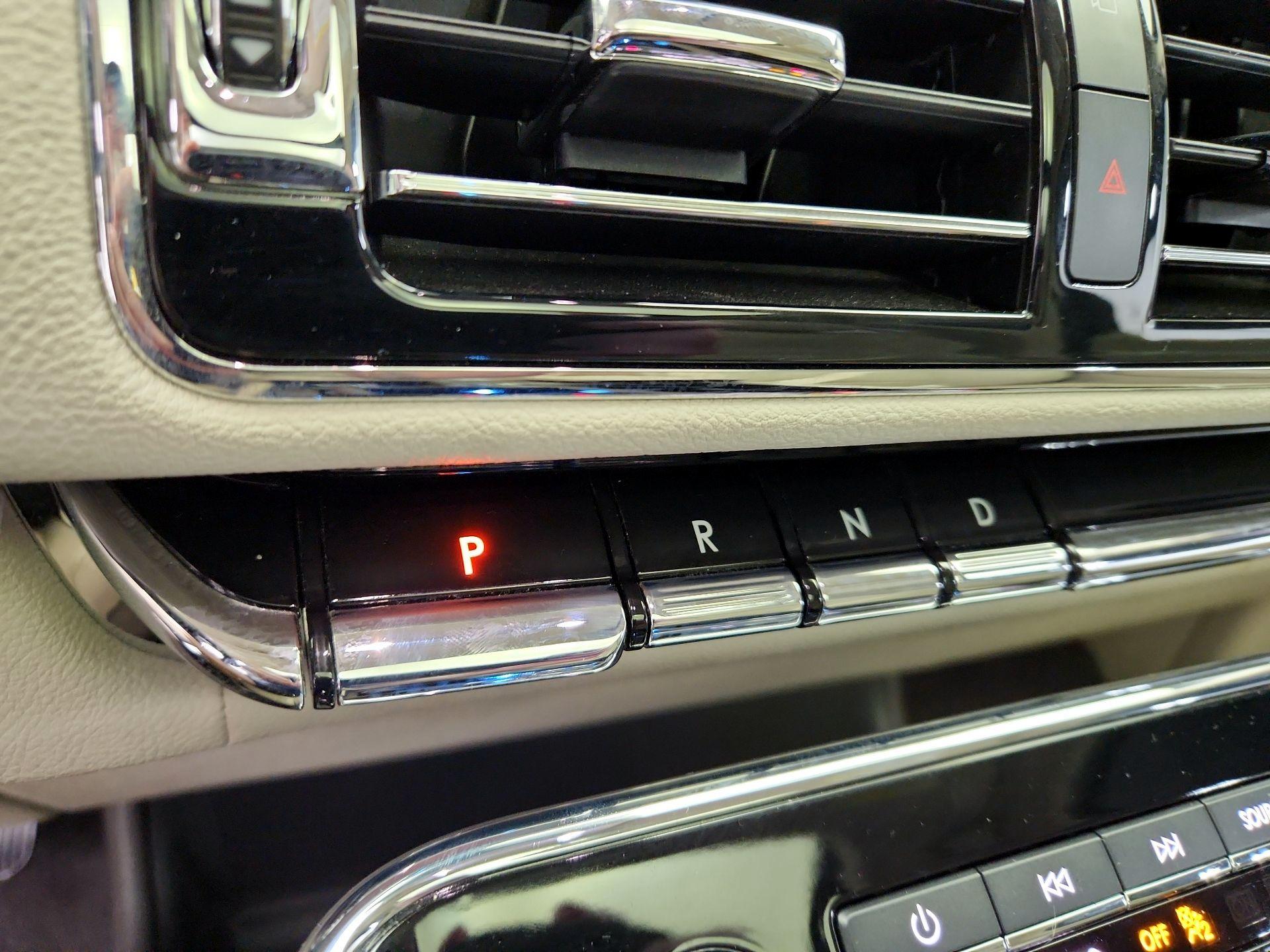 Thumbnail: 2019 Lincoln Navigator - 18