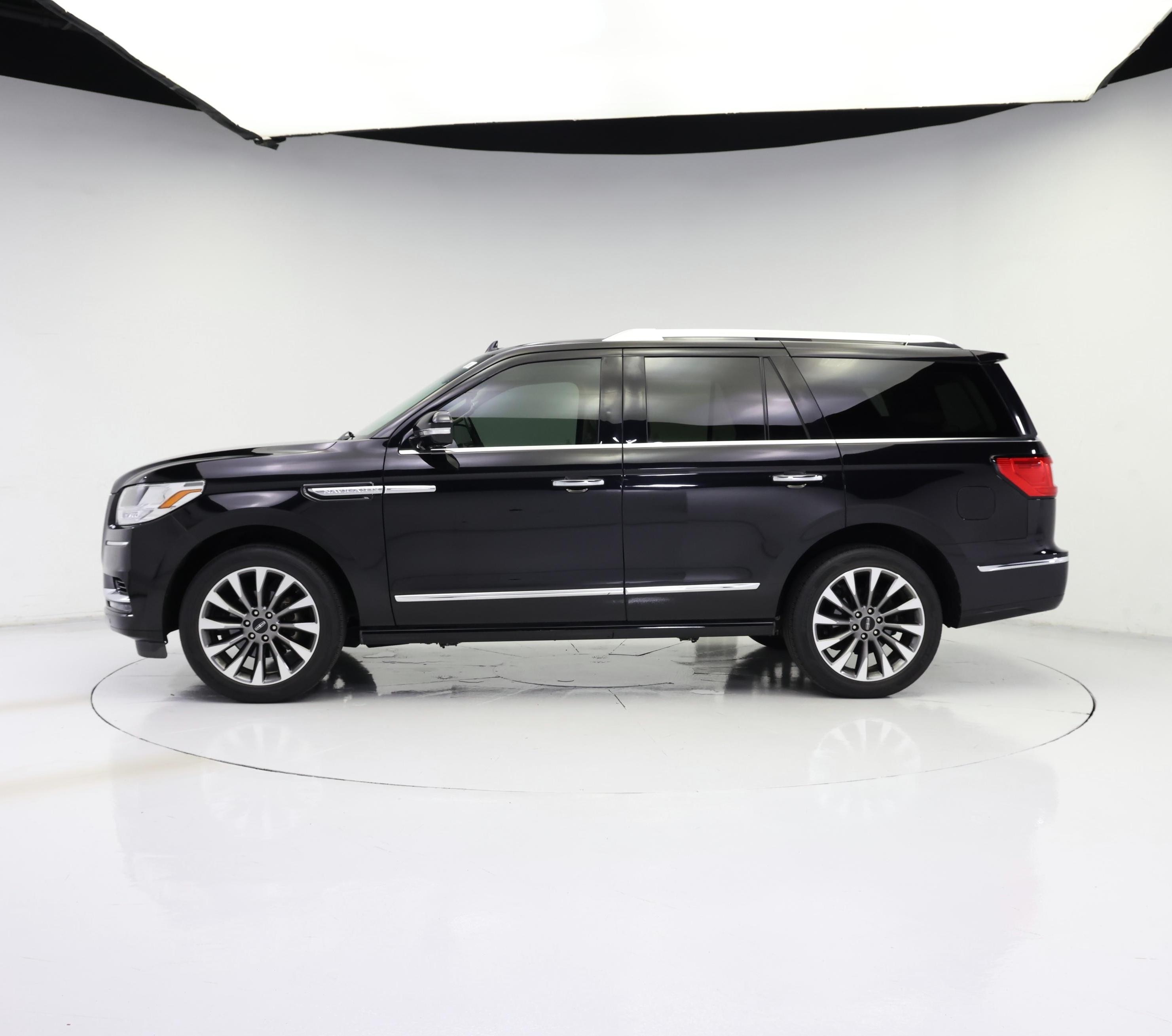 Thumbnail: 2019 Lincoln Navigator - 3