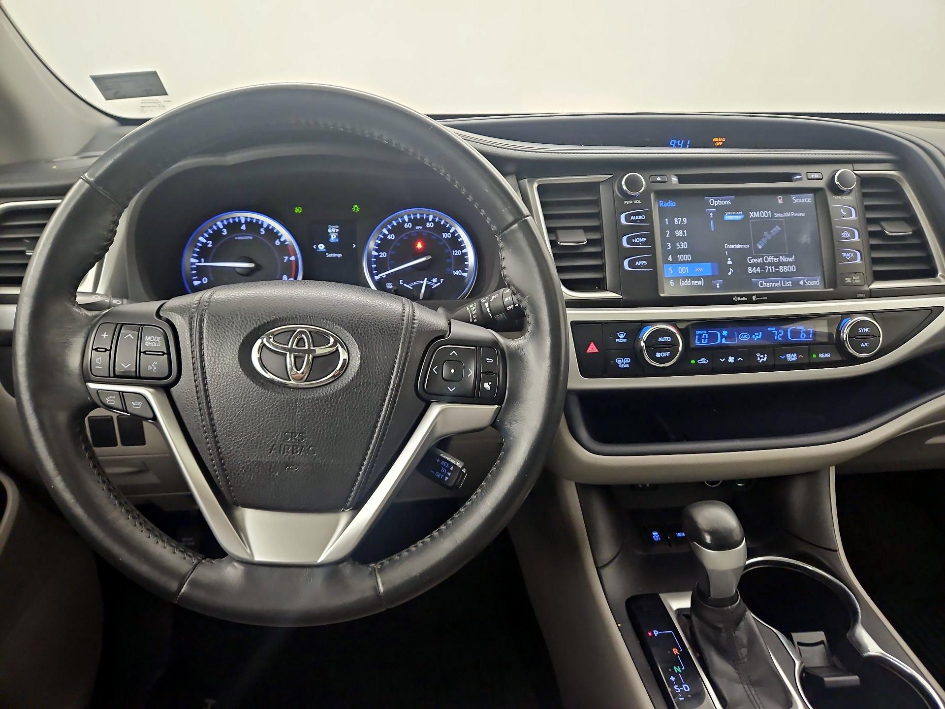 Thumbnail: 2015 Toyota Highlander - 9