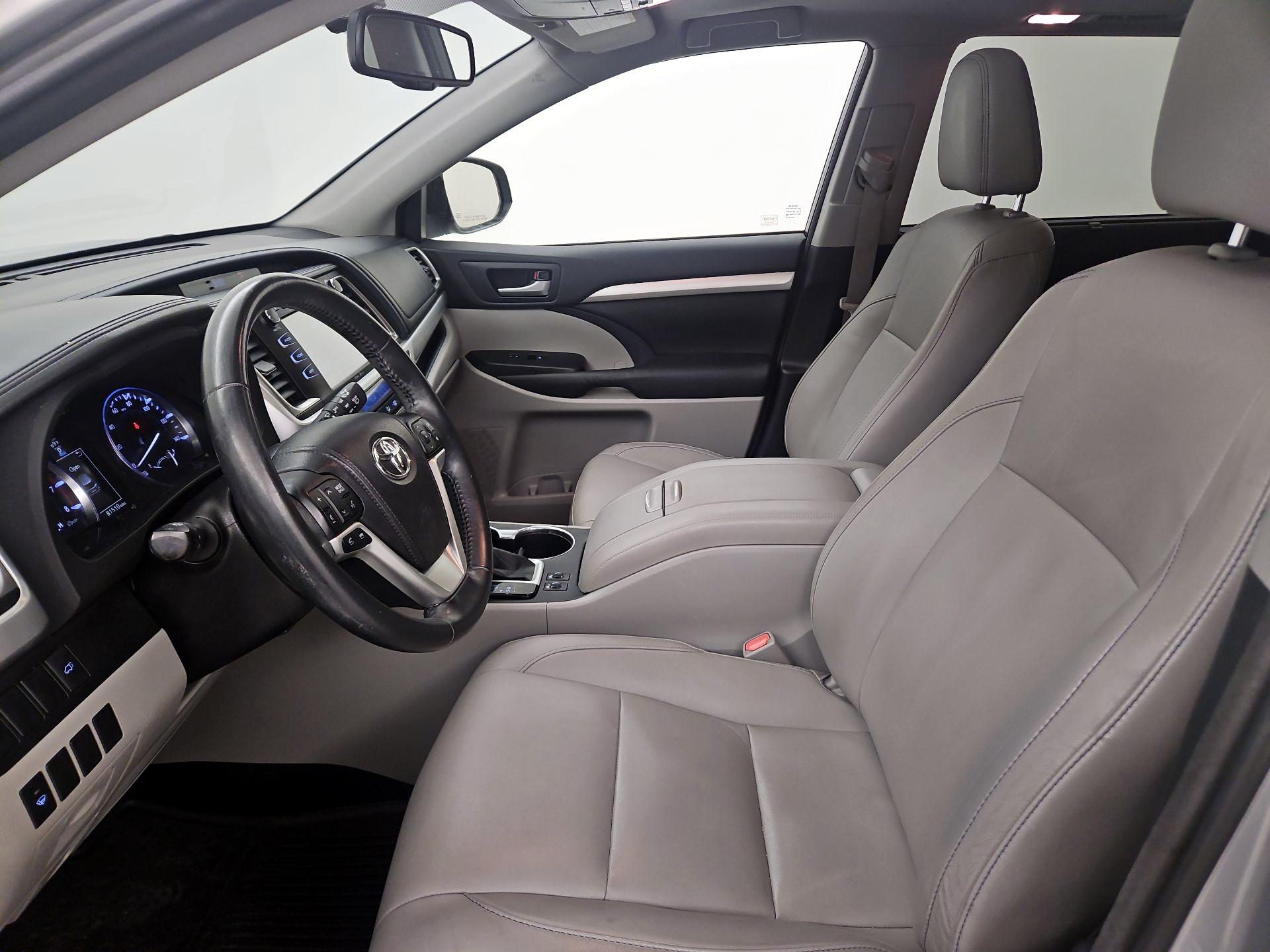 Thumbnail: 2015 Toyota Highlander - 11